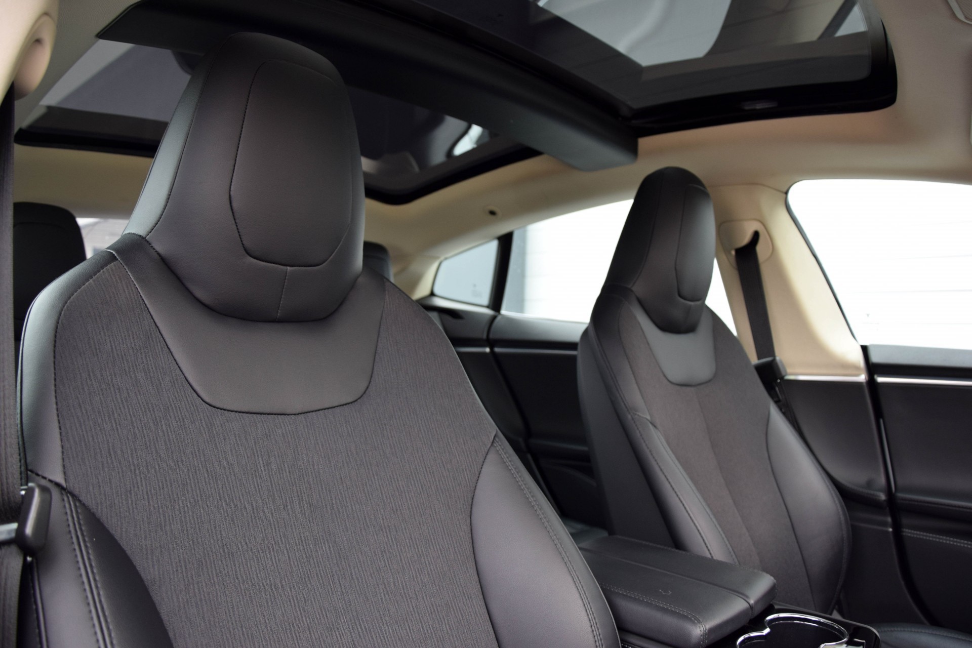 Tesla Model S 85 Panorama/Luchtvering/Autopilot/Techpakket Foto 8