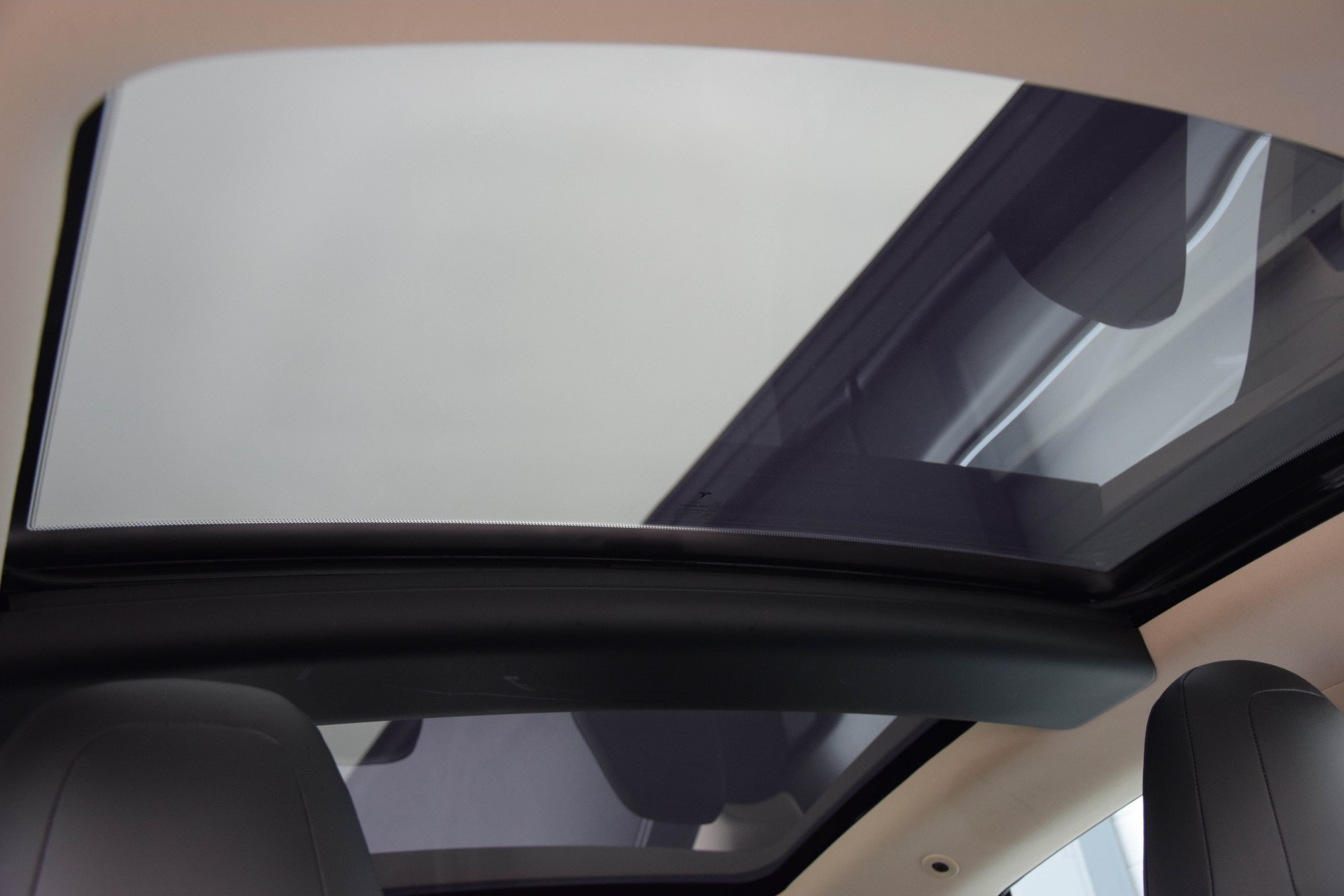 Tesla Model S 85 Panorama/Luchtvering/Autopilot/Techpakket Foto 9