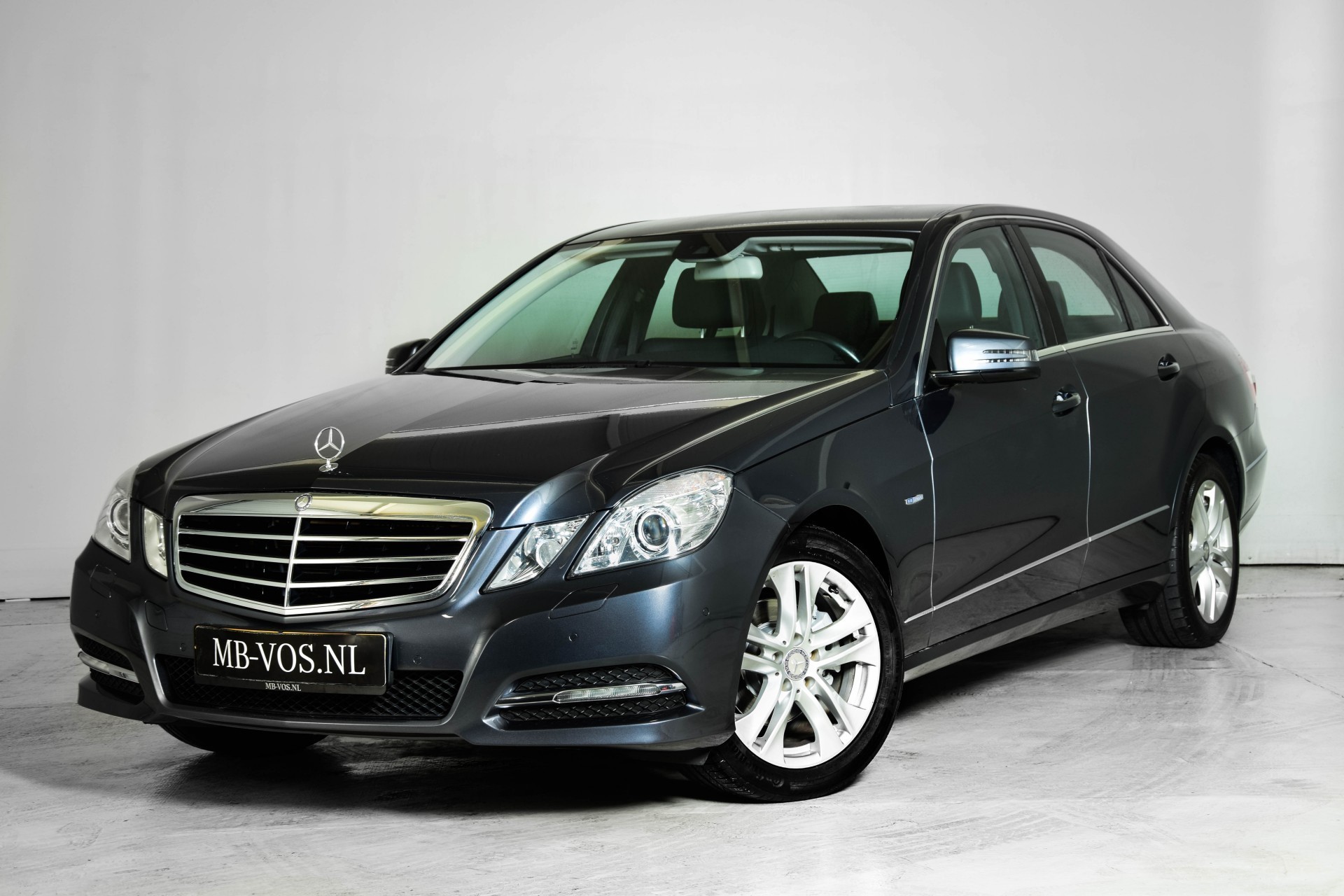 Mercedes-Benz E-Klasse 200 CGI Avantgarde Navi/ILS/Verw-stln Aut5 Foto 1