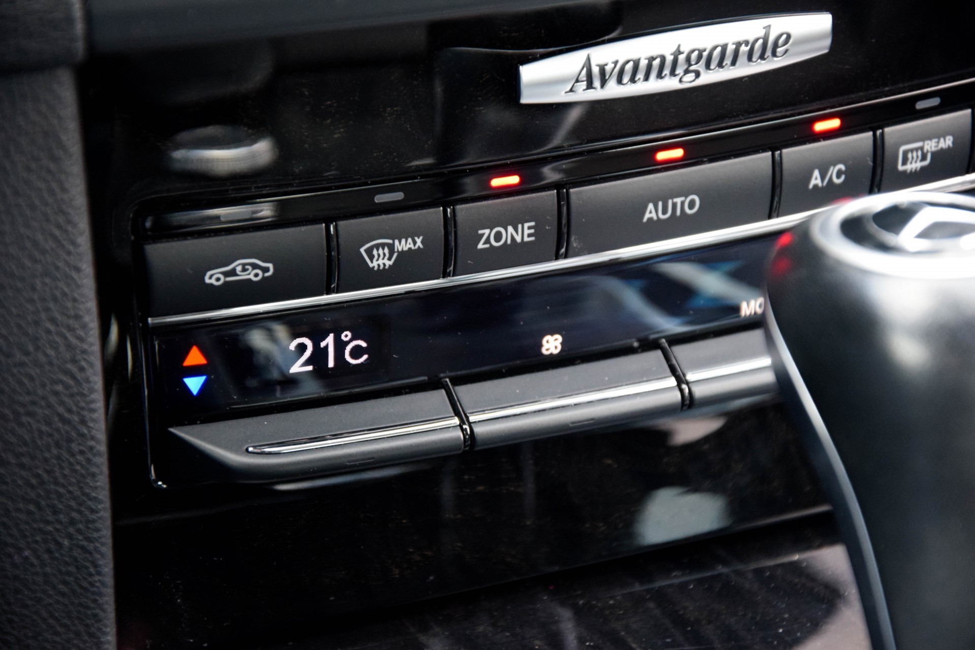 Mercedes-Benz E-Klasse 200 CGI Avantgarde Navi/ILS/Verw-stln Aut5 Foto 12