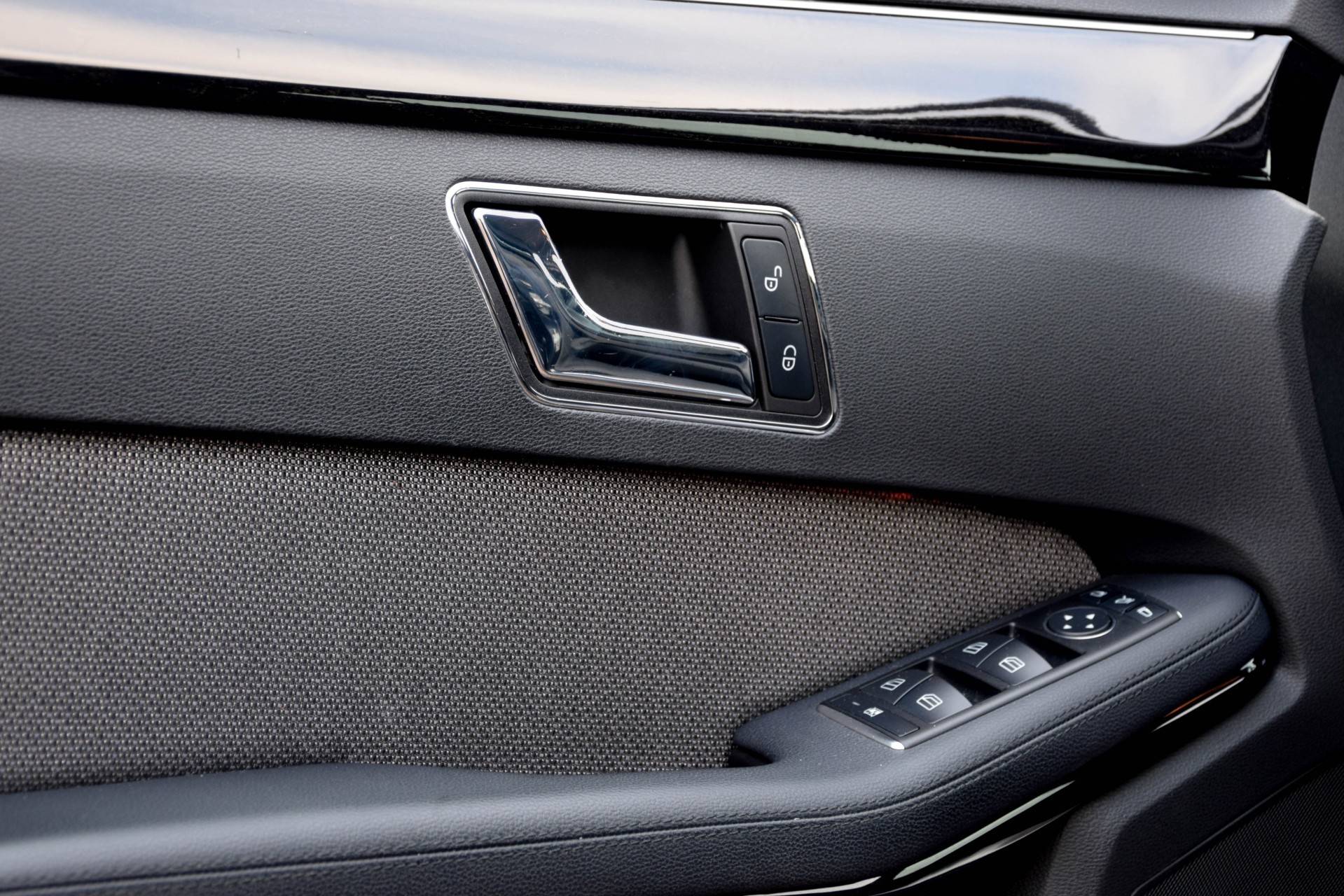 Mercedes-Benz E-Klasse 200 CGI Avantgarde Navi/ILS/Verw-stln Aut5 Foto 8