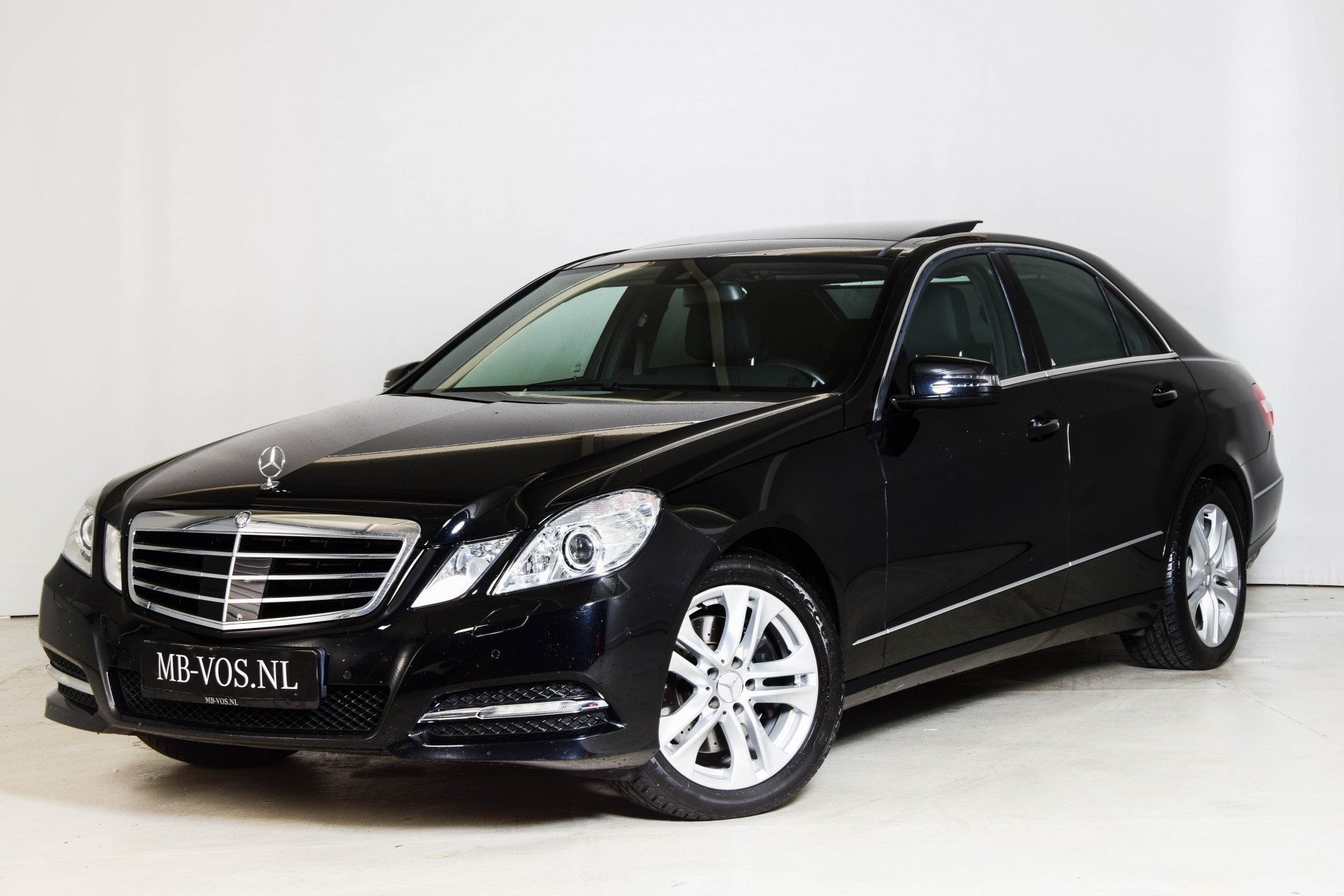 Mercedes-Benz E-Klasse 300 Cdi Distronic/Luchtvering/Massage/Panodak/Memory/Keyless Aut7 Foto 1