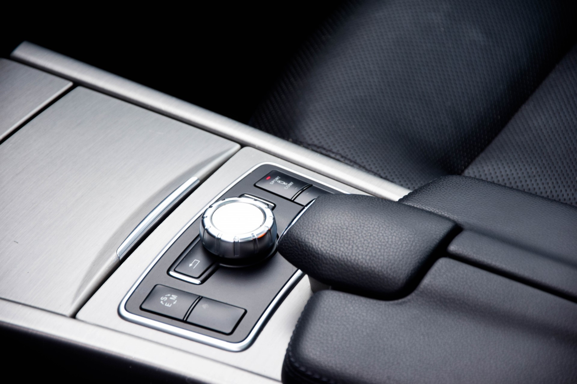 Mercedes-Benz E-Klasse 300 Cdi Distronic/Luchtvering/Massage/Panodak/Memory/Keyless Aut7 Foto 8