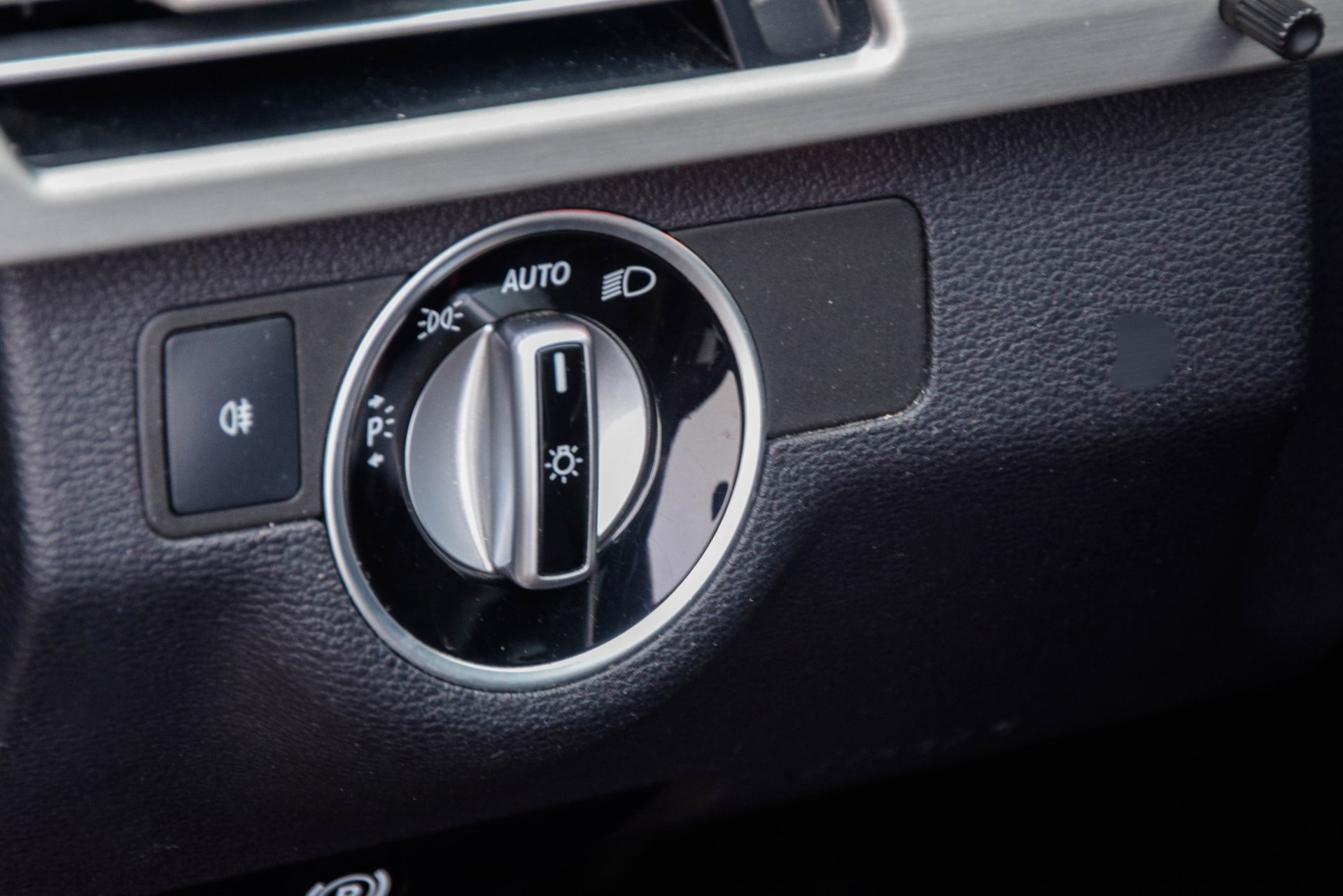 Mercedes-Benz E-Klasse 300 Cdi Distronic/Luchtvering/Massage/Panodak/Memory/Keyless Aut7 Foto 9