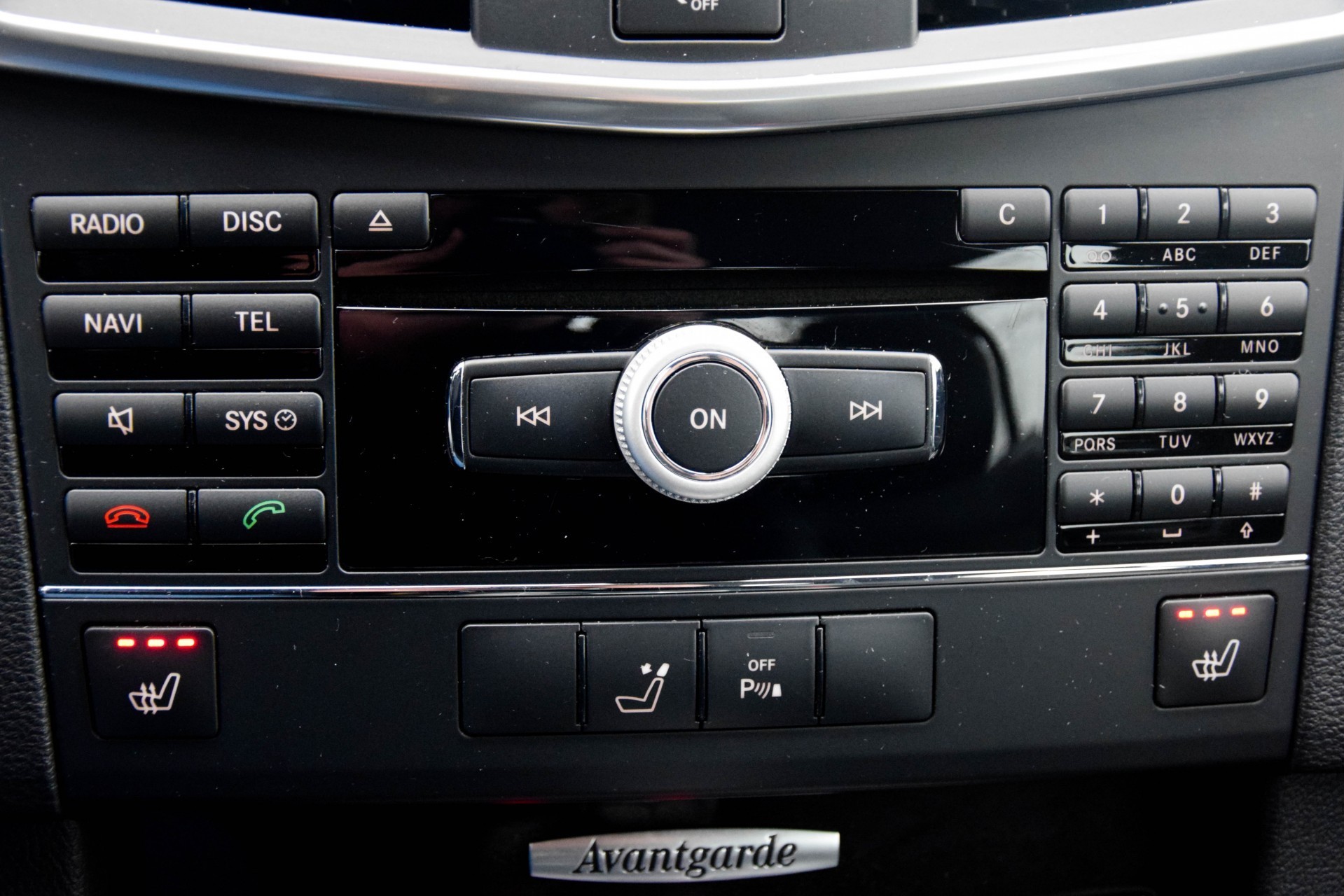 Mercedes-Benz E-Klasse 200 Cdi Avantgarde Navi/ILS/Verw-stln/Trkhk Aut5 Foto 11