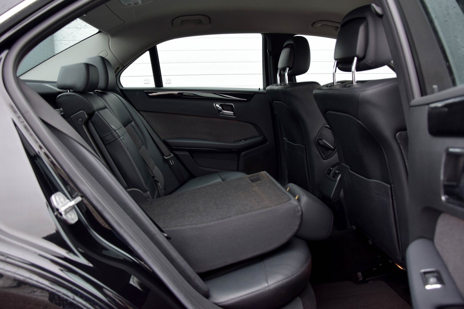 Mercedes-Benz E-Klasse 200 Cdi Avantgarde Navi/ILS/Verw-stln/Trkhk Aut5 Foto 5