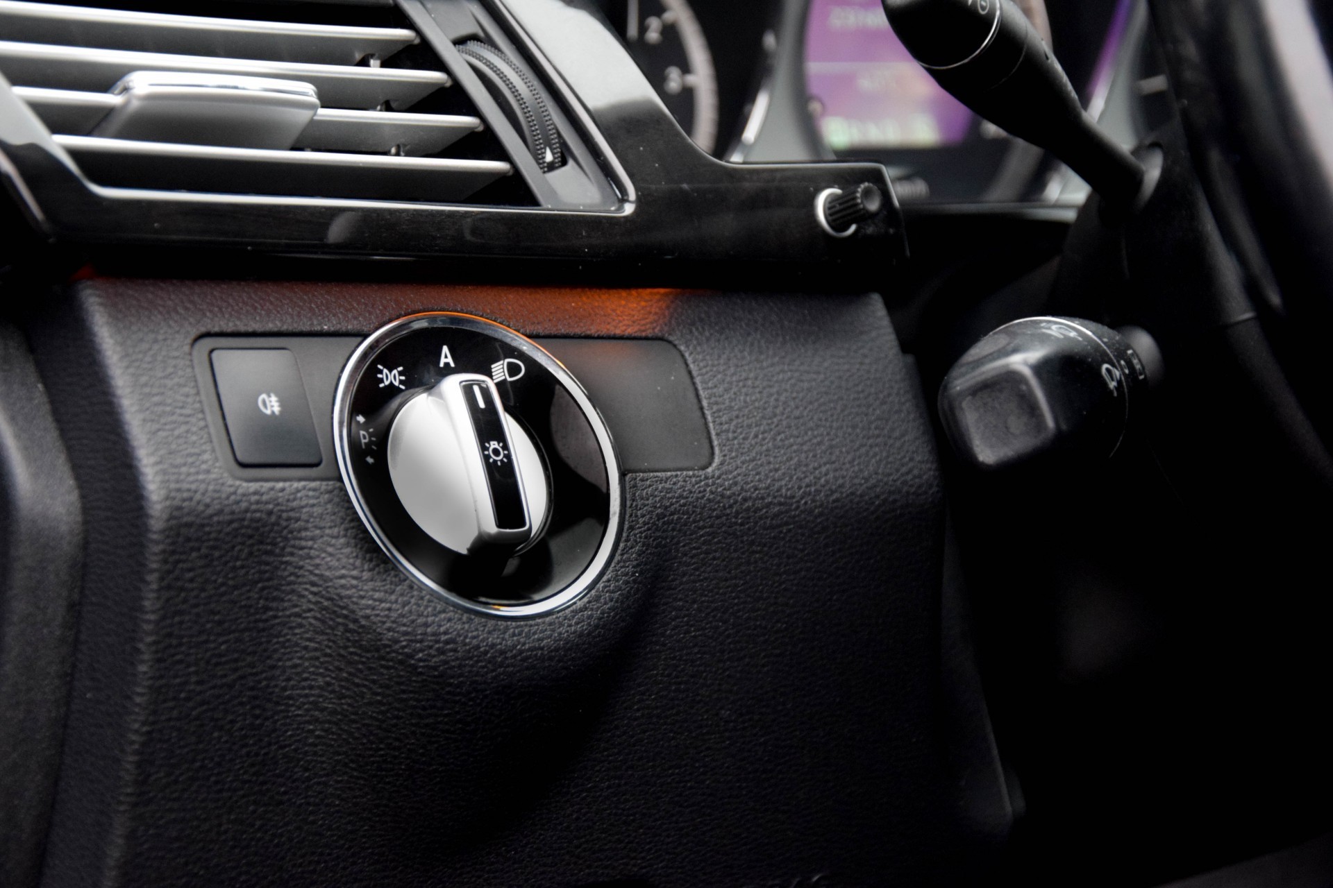 Mercedes-Benz E-Klasse 200 Cdi Avantgarde Navi/ILS/Verw-stln/Trkhk Aut5 Foto 8