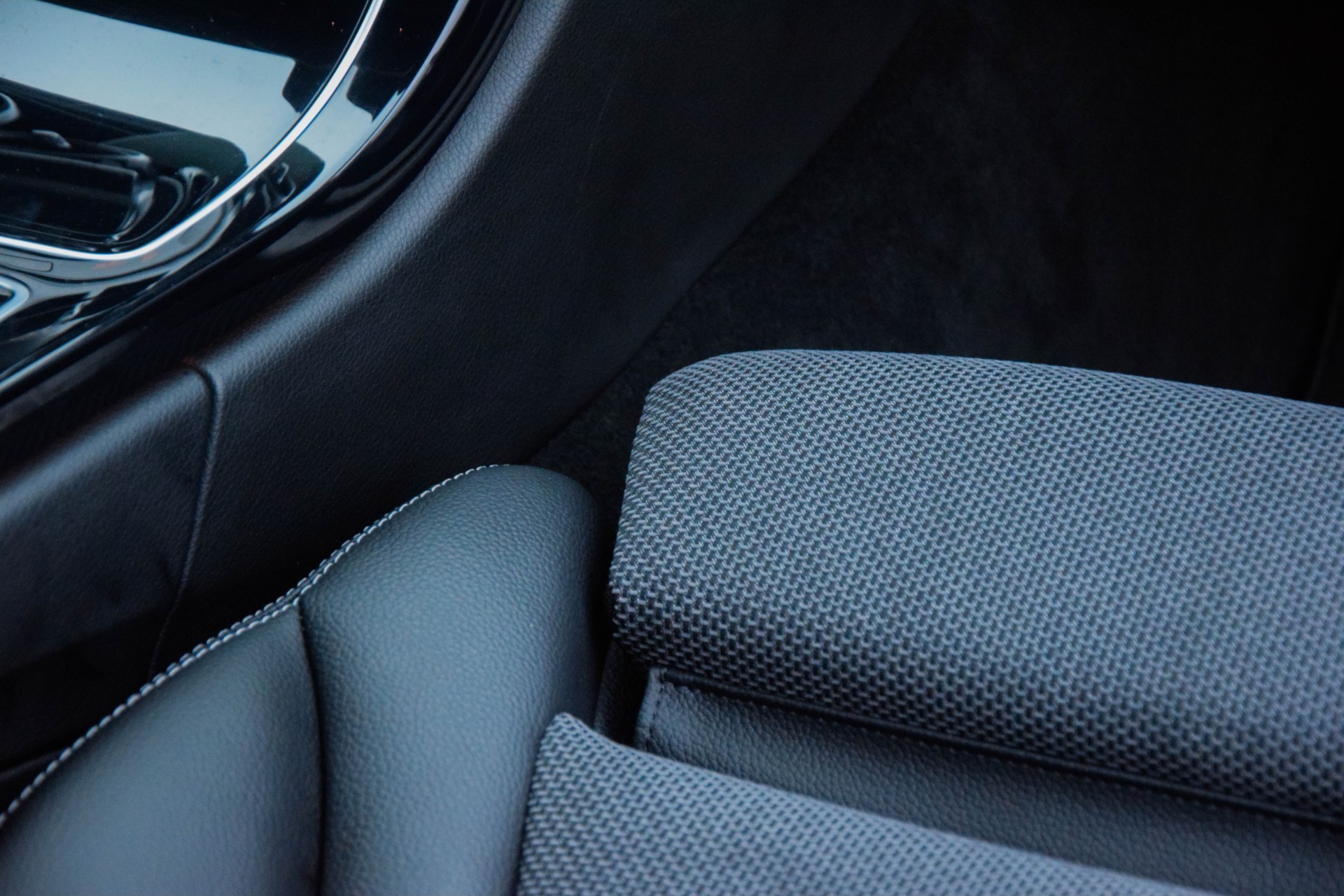 Mercedes-Benz C-Klasse Estate 220 Cdi Avantgarde Pano/Comand/Trhk/ILS Aut7 Foto 8