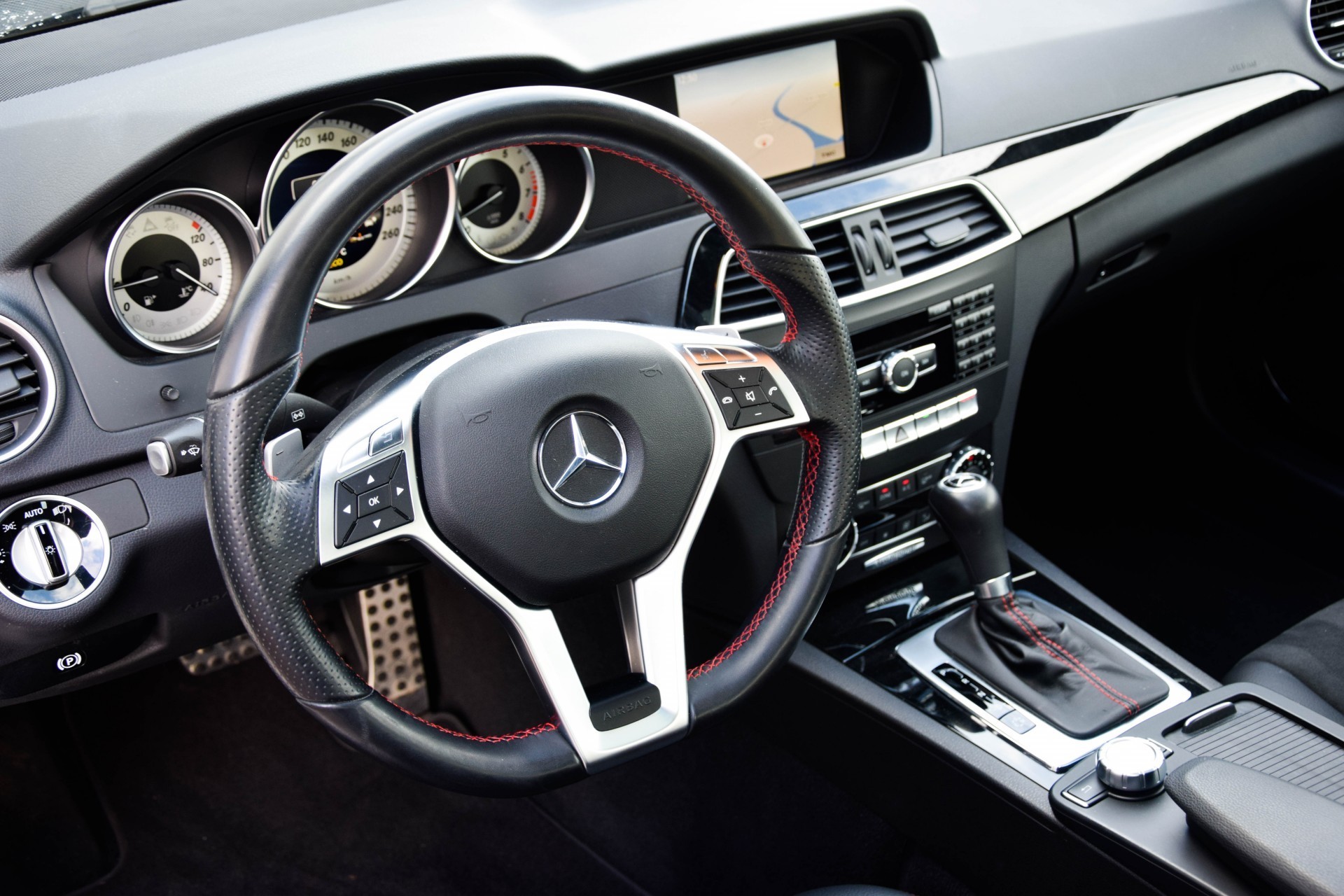 Mercedes-Benz C-Klasse 350 AMG Plus Distronic/Dak/Com/Wiss/ILS/Afn-trhk Aut7 Foto 10