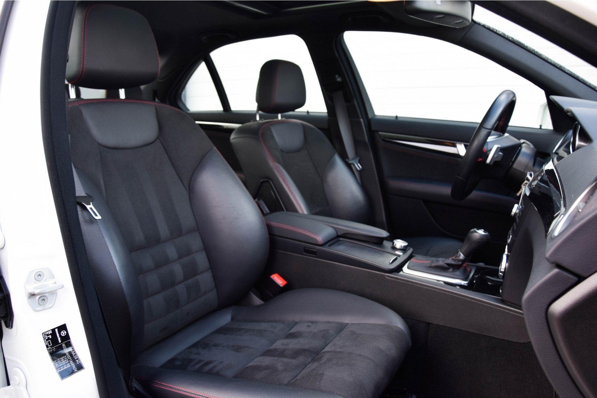 Mercedes-Benz C-Klasse 350 AMG Plus Distronic/Dak/Com/Wiss/ILS/Afn-trhk Aut7 Foto 3