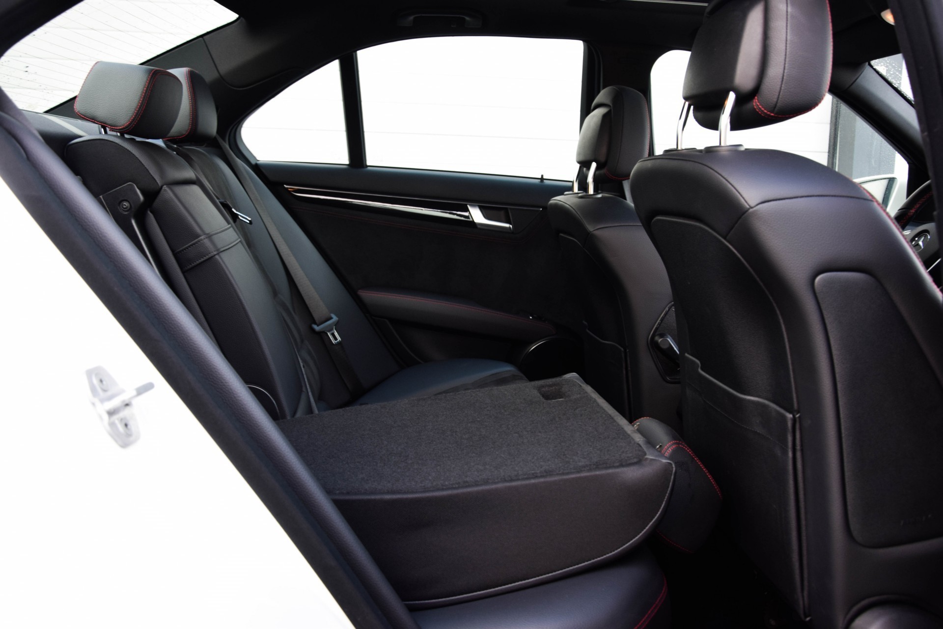 Mercedes-Benz C-Klasse 350 AMG Plus Distronic/Dak/Com/Wiss/ILS/Afn-trhk Aut7 Foto 5