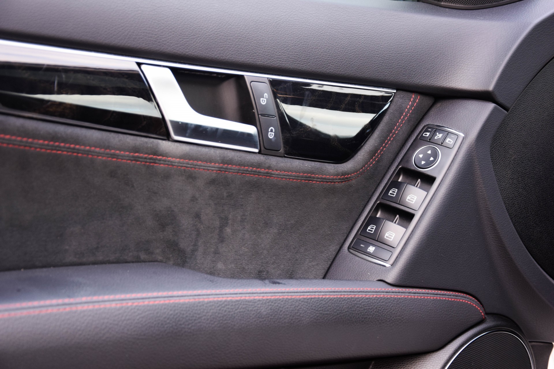 Mercedes-Benz C-Klasse 350 AMG Plus Distronic/Dak/Com/Wiss/ILS/Afn-trhk Aut7 Foto 8