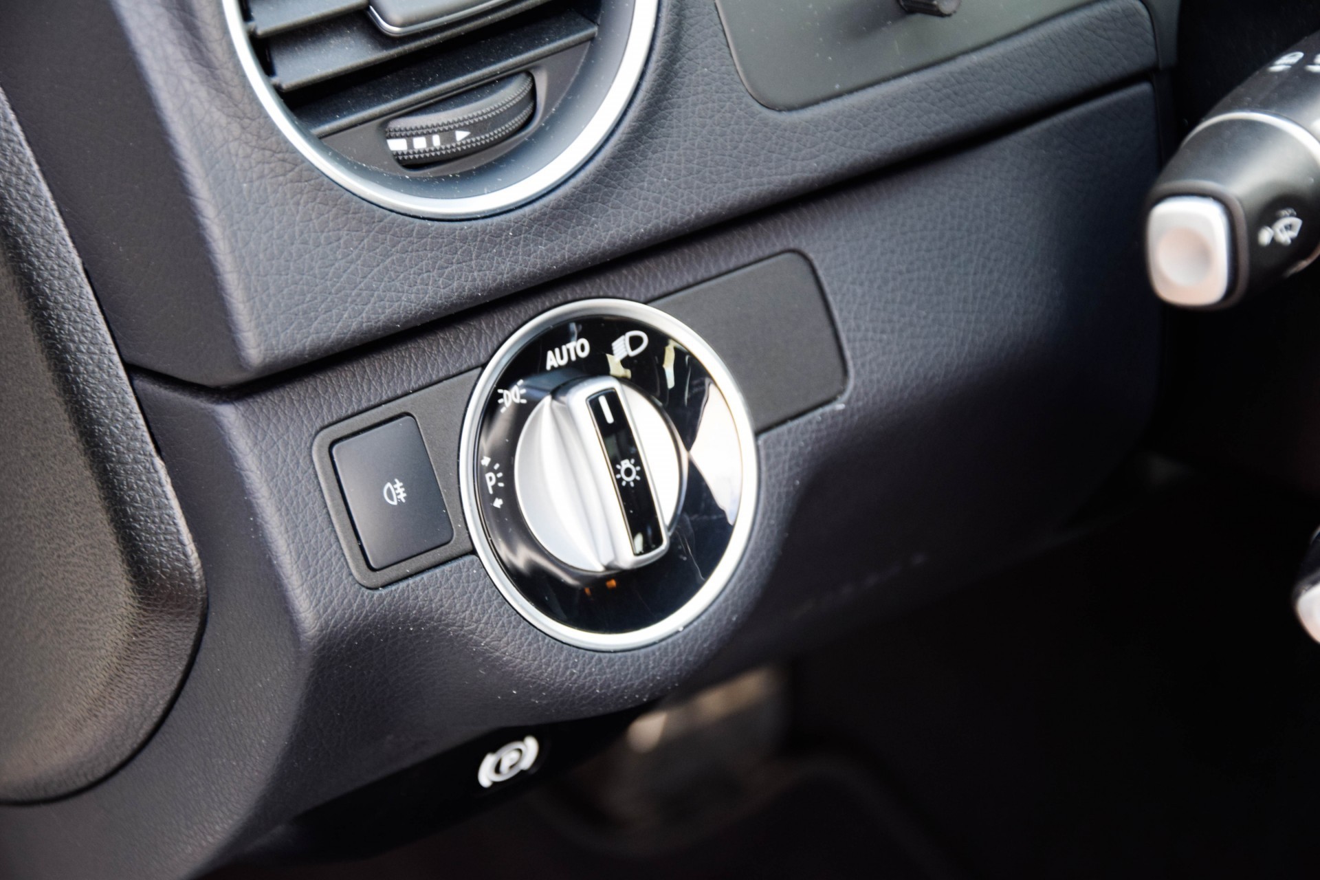 Mercedes-Benz C-Klasse 350 AMG Plus Distronic/Dak/Com/Wiss/ILS/Afn-trhk Aut7 Foto 9