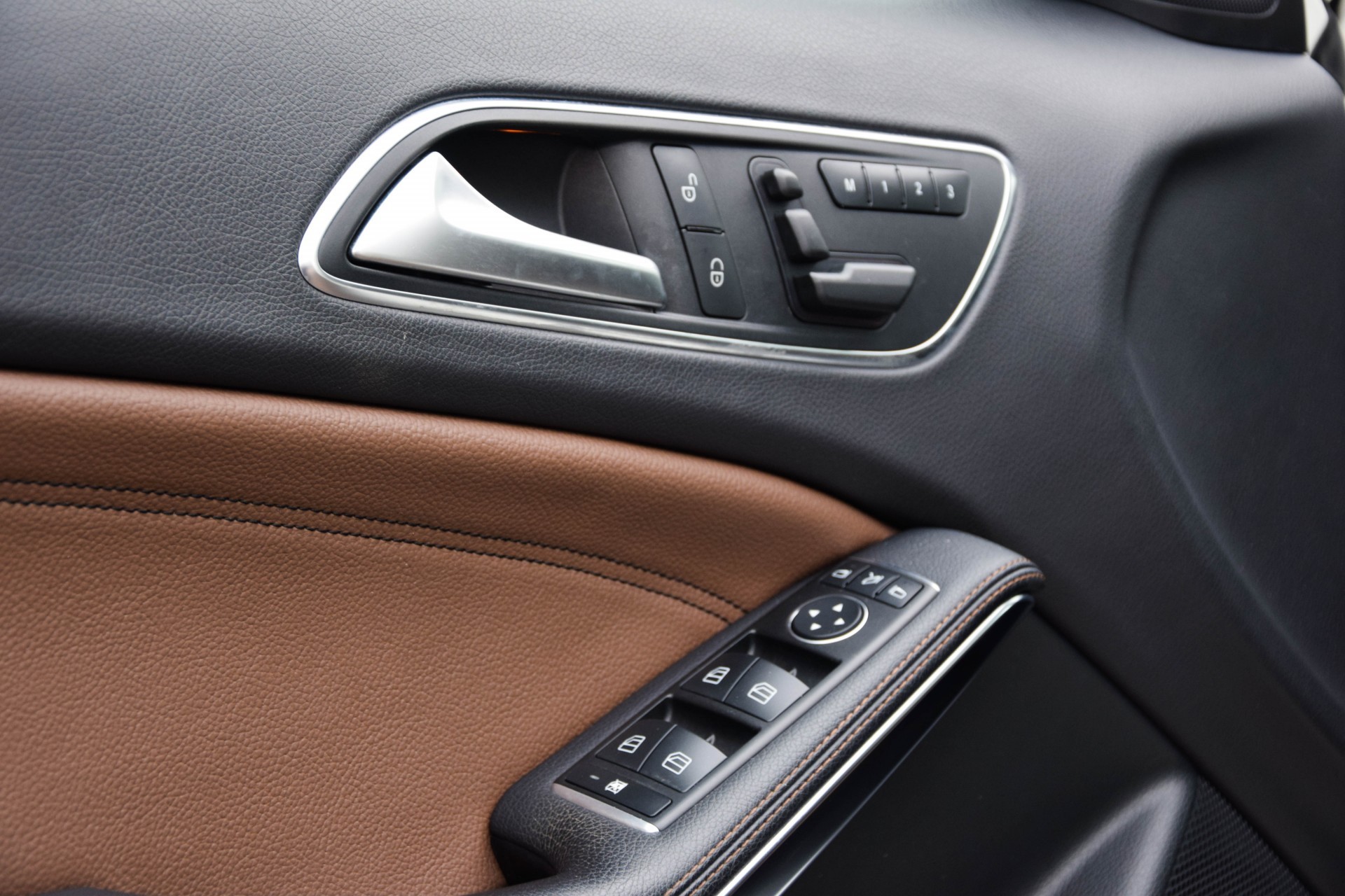 Mercedes-Benz GLA-Klasse 220 Cdi 4-M Edition1/Pano/Camera/Memory/Xenon/AMG Aut7 Foto 9