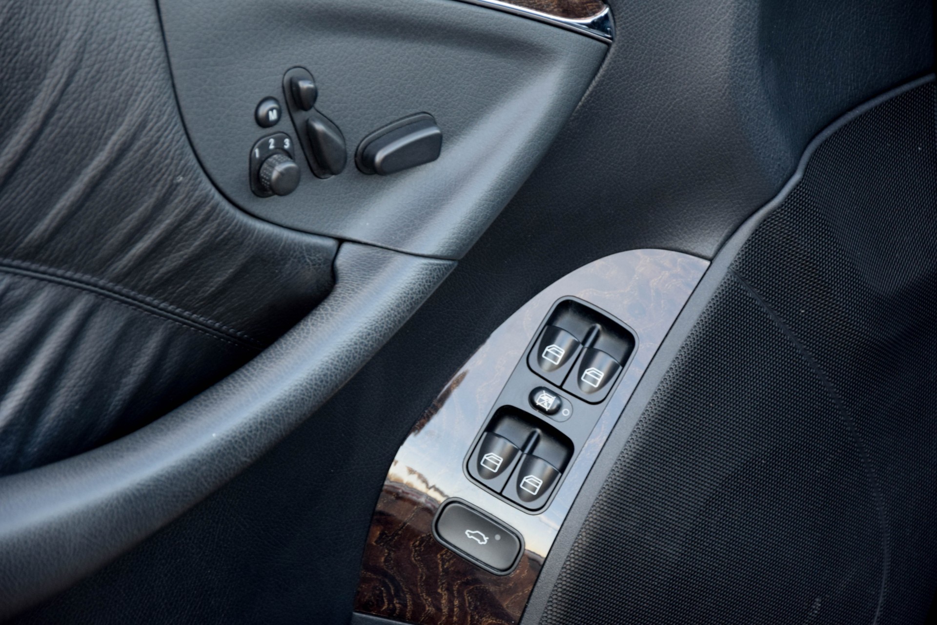 Mercedes-Benz CLK-Klasse Cabrio 200 Kompressor Leer/Navi/Mem/Bi-Xenon/SoundSystem/Aut5 Foto 10