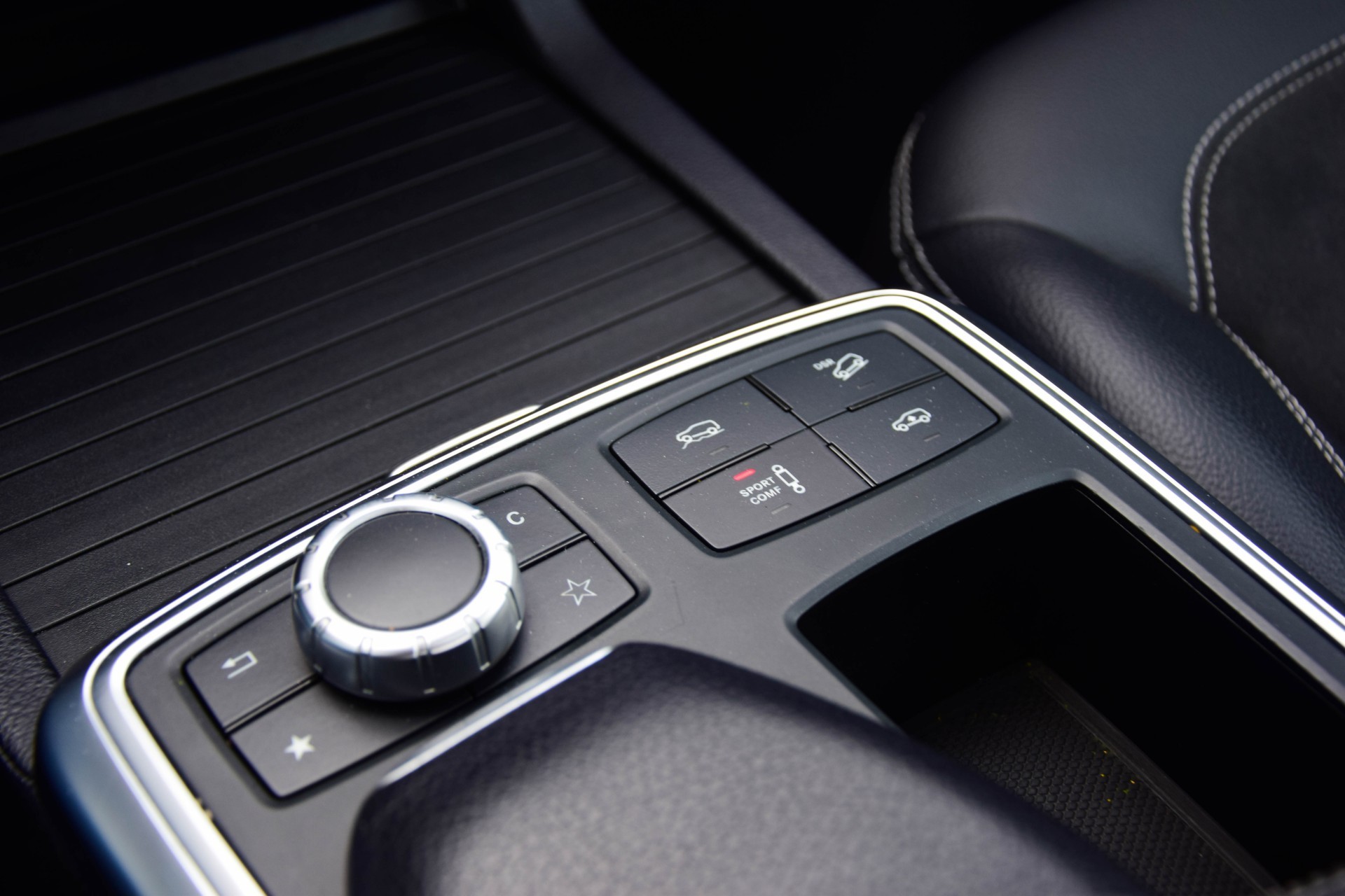 Mercedes-Benz M-Klasse 350 Bluetec 4-M AMG/Pano/Keyless/Harman-Kardon/Camera Aut7 Foto 12