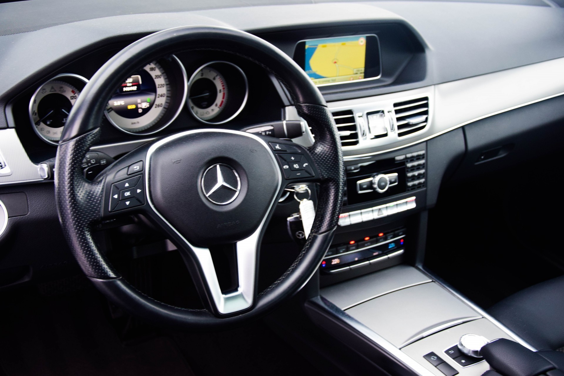 Mercedes-Benz E-Klasse Estate 220 Cdi Avantgarde Schuifdak/ILS/Verw-stoelen/Trekhaak Aut7 Foto 13