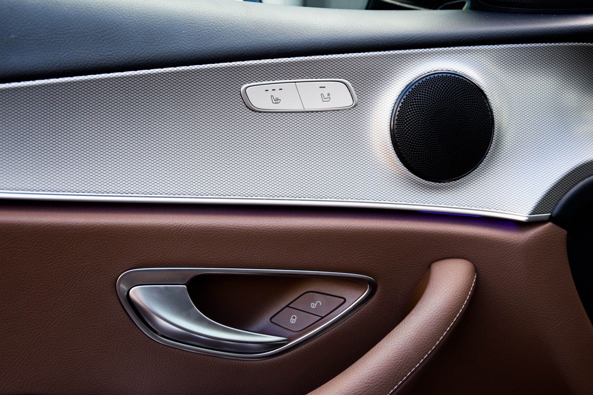 Mercedes-Benz E-Klasse 220d Avantgarde Widescreen/Leder/ILS/Head-Up/Camera Aut9 Foto 13