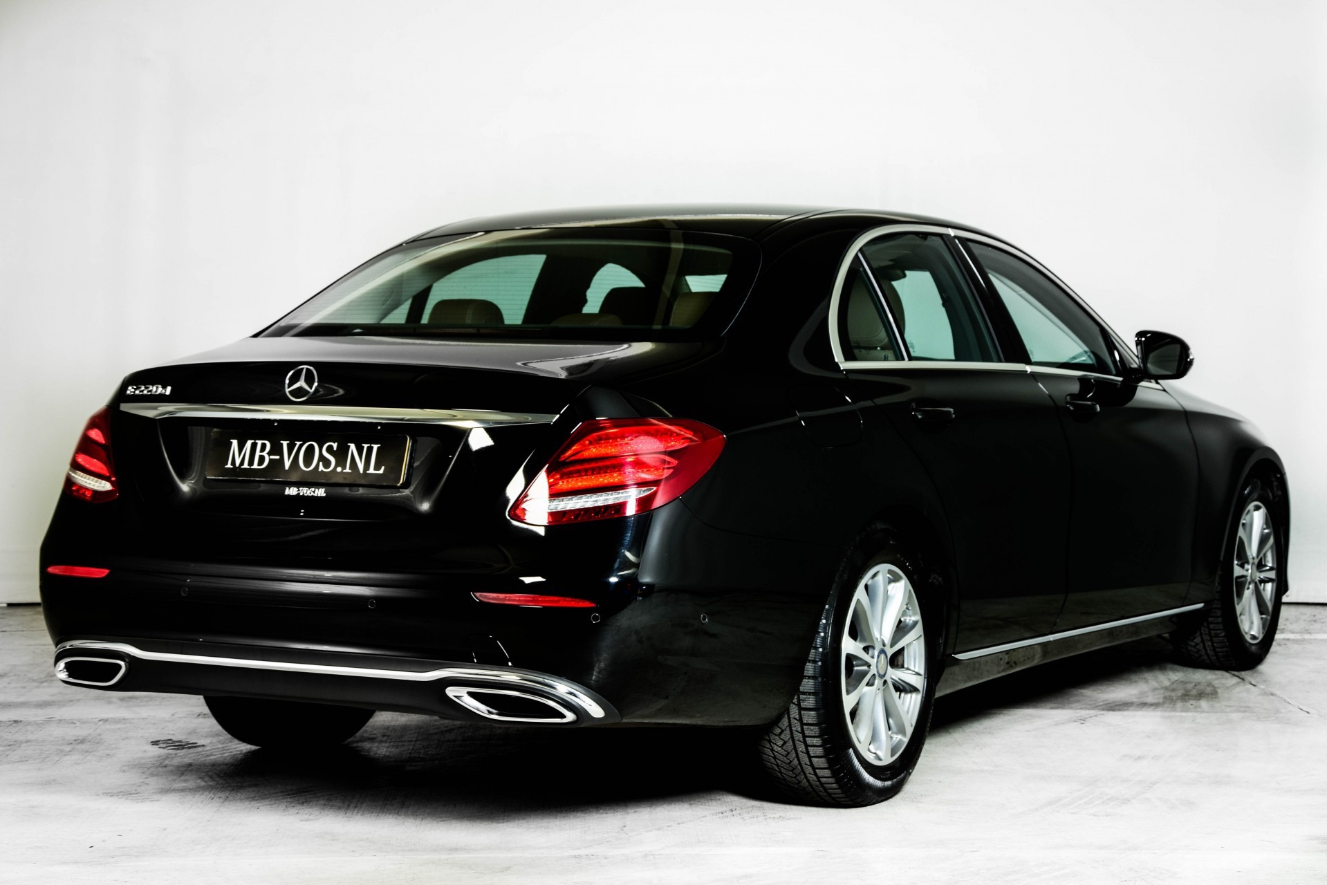 Mercedes-Benz E-Klasse 220d Avantgarde Widescreen/Leder/ILS/Head-Up/Camera Aut9 Foto 2