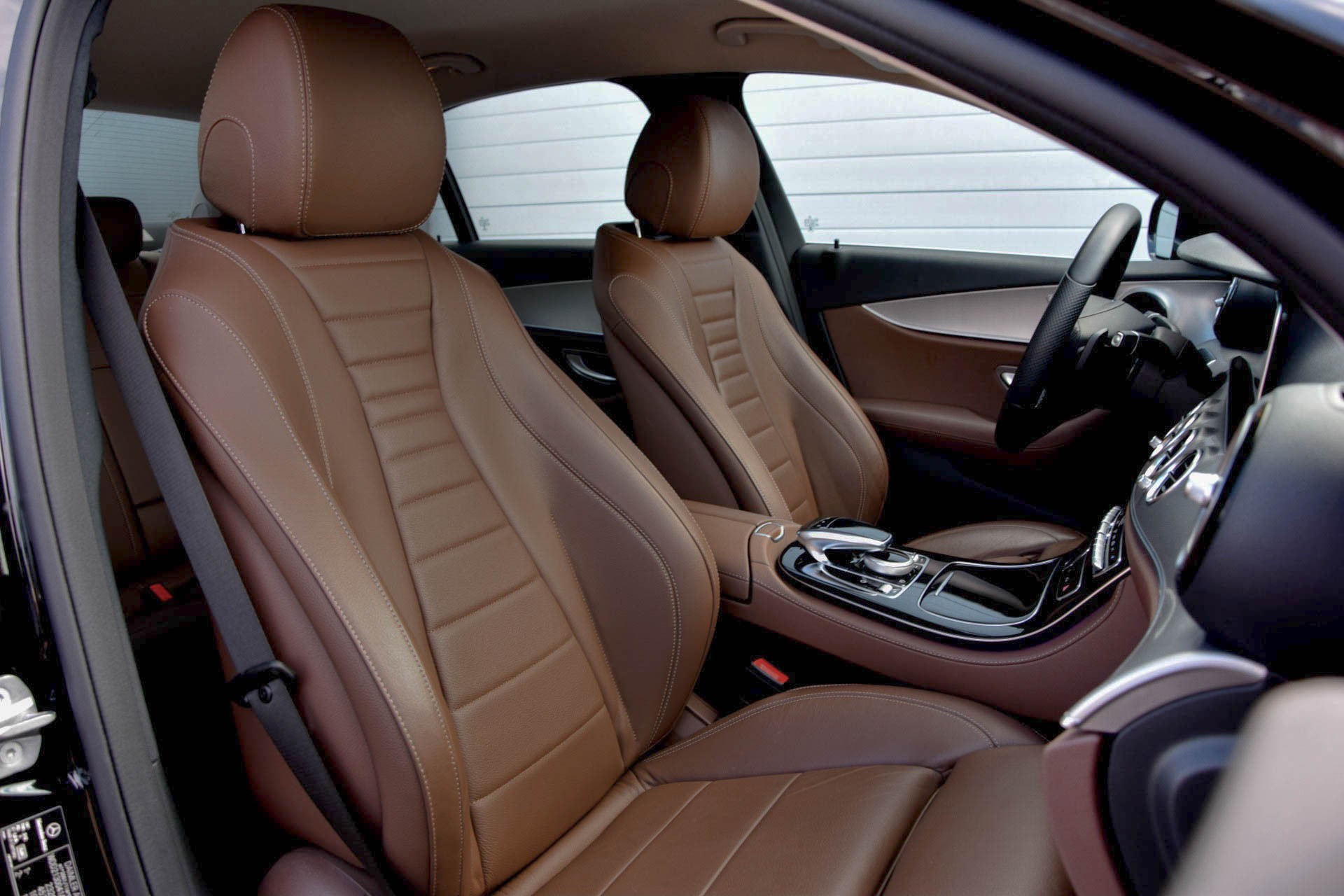 Mercedes-Benz E-Klasse 220d Avantgarde Widescreen/Leder/ILS/Head-Up/Camera Aut9 Foto 3