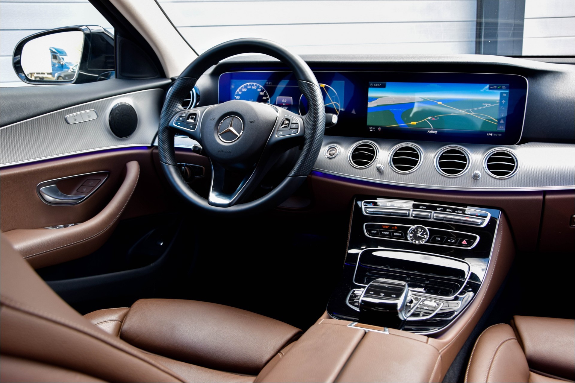 Mercedes-Benz E-Klasse 220d Avantgarde Widescreen/Leder/ILS/Head-Up/Camera Aut9 Foto 6