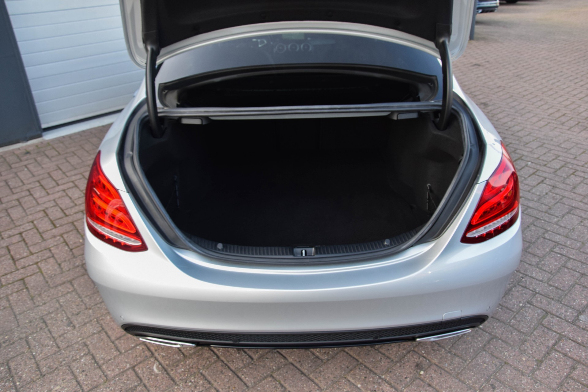 Mercedes-Benz C-Klasse 250 AMG Keyless/Distronic/Luchtvering/Night/Burmester/360/Panorama Aut7 Foto 17