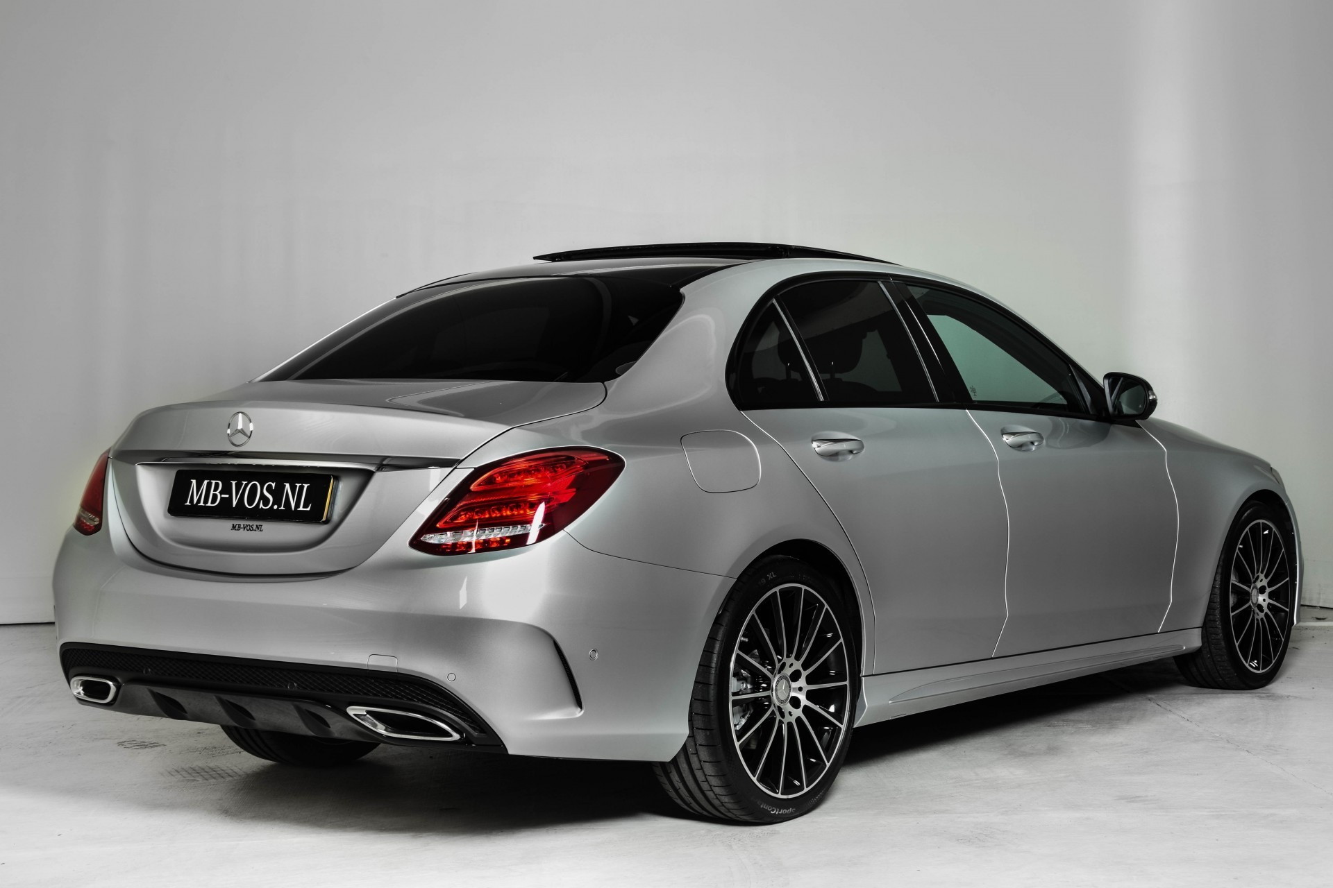 Mercedes-Benz C-Klasse 250 AMG Keyless/Distronic/Luchtvering/Night/Burmester/360/Panorama Aut7 Foto 2