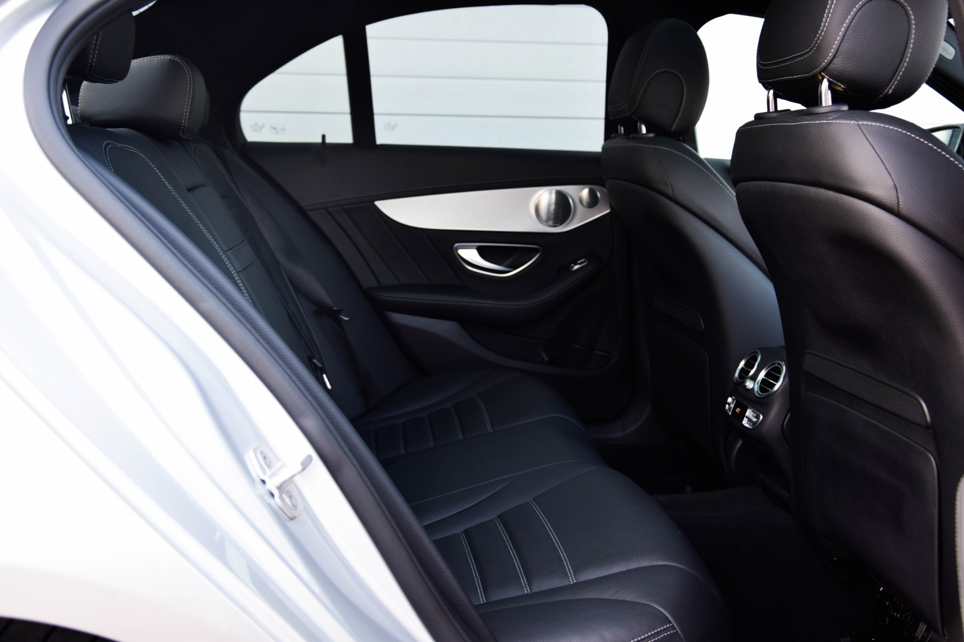 Mercedes-Benz C-Klasse 250 AMG Keyless/Distronic/Luchtvering/Night/Burmester/360/Panorama Aut7 Foto 4