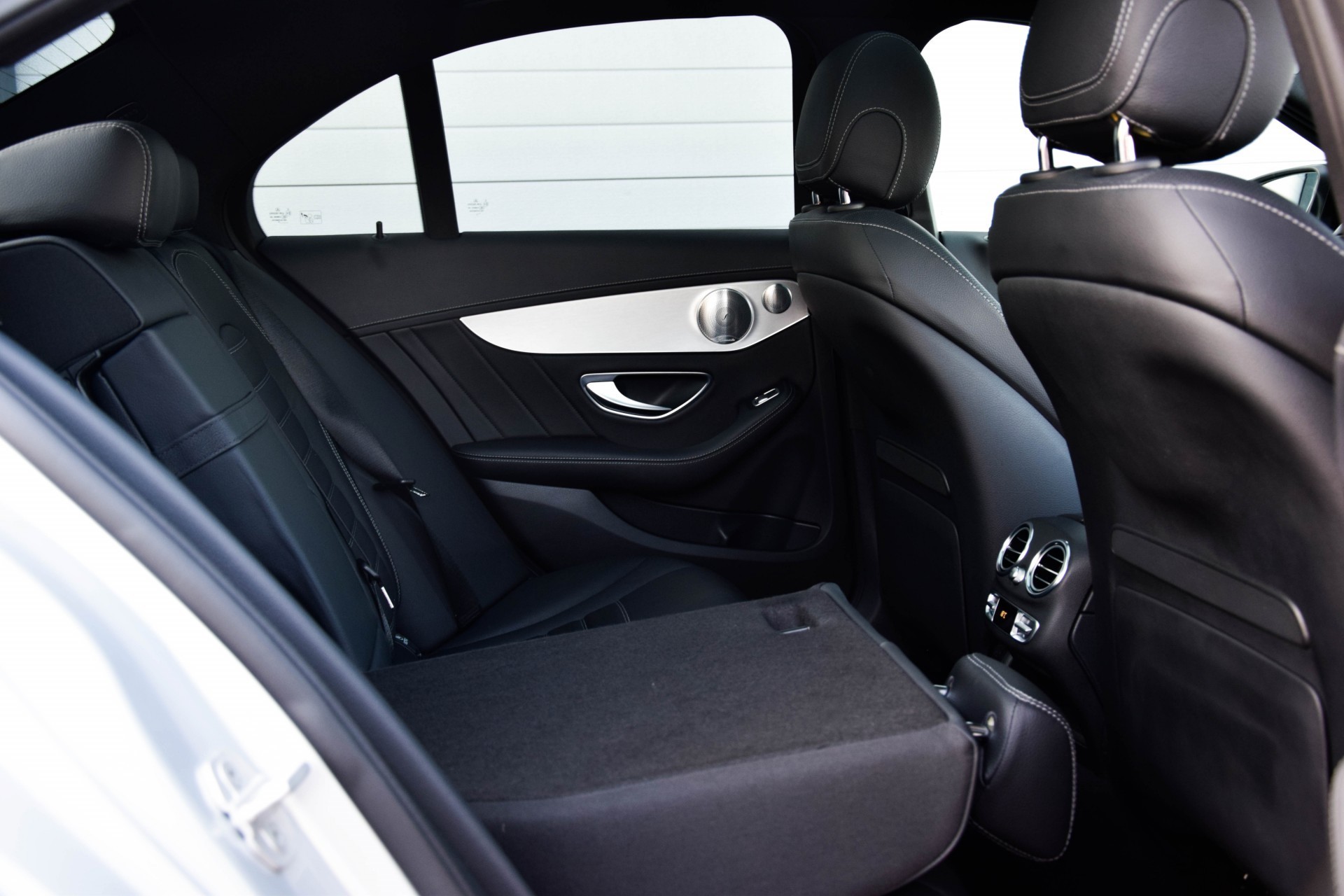 Mercedes-Benz C-Klasse 250 AMG Keyless/Distronic/Luchtvering/Night/Burmester/360/Panorama Aut7 Foto 5