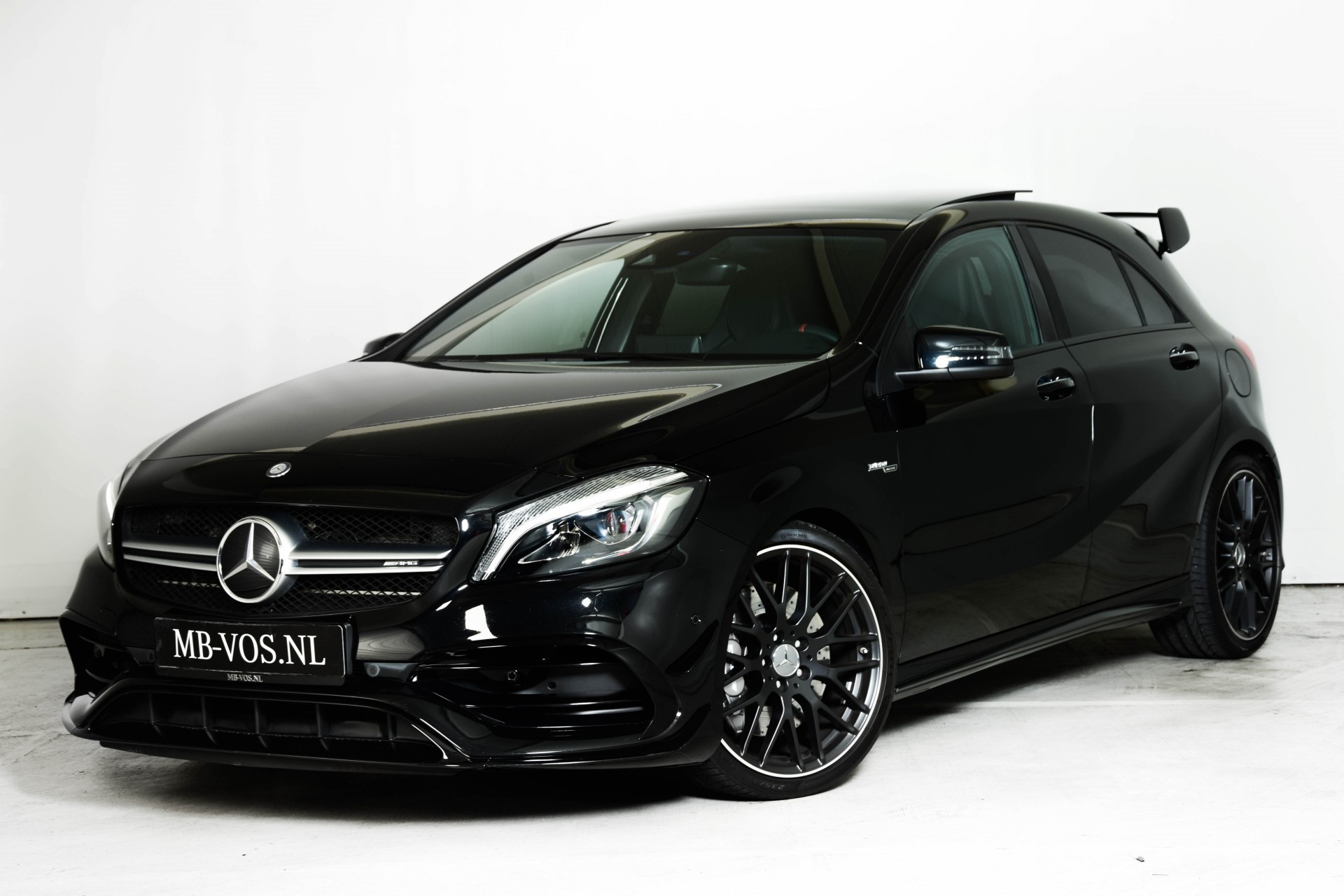 Mercedes-Benz A-Klasse 45 AMG 4-M Performance stoelen/Aerodynamica/Keyless/Distronic/Com/Harman Aut7 Foto 1