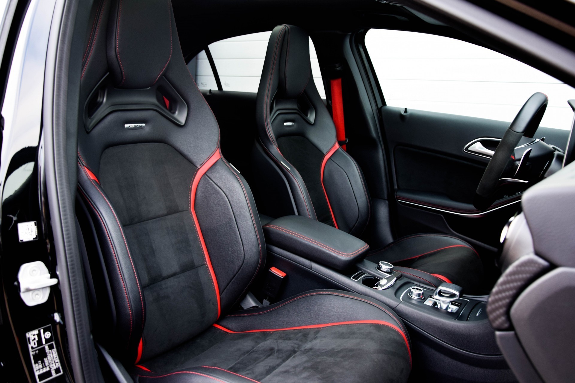 Mercedes-Benz A-Klasse 45 AMG 4-M Performance stoelen/Aerodynamica/Keyless/Distronic/Com/Harman Aut7 Foto 3