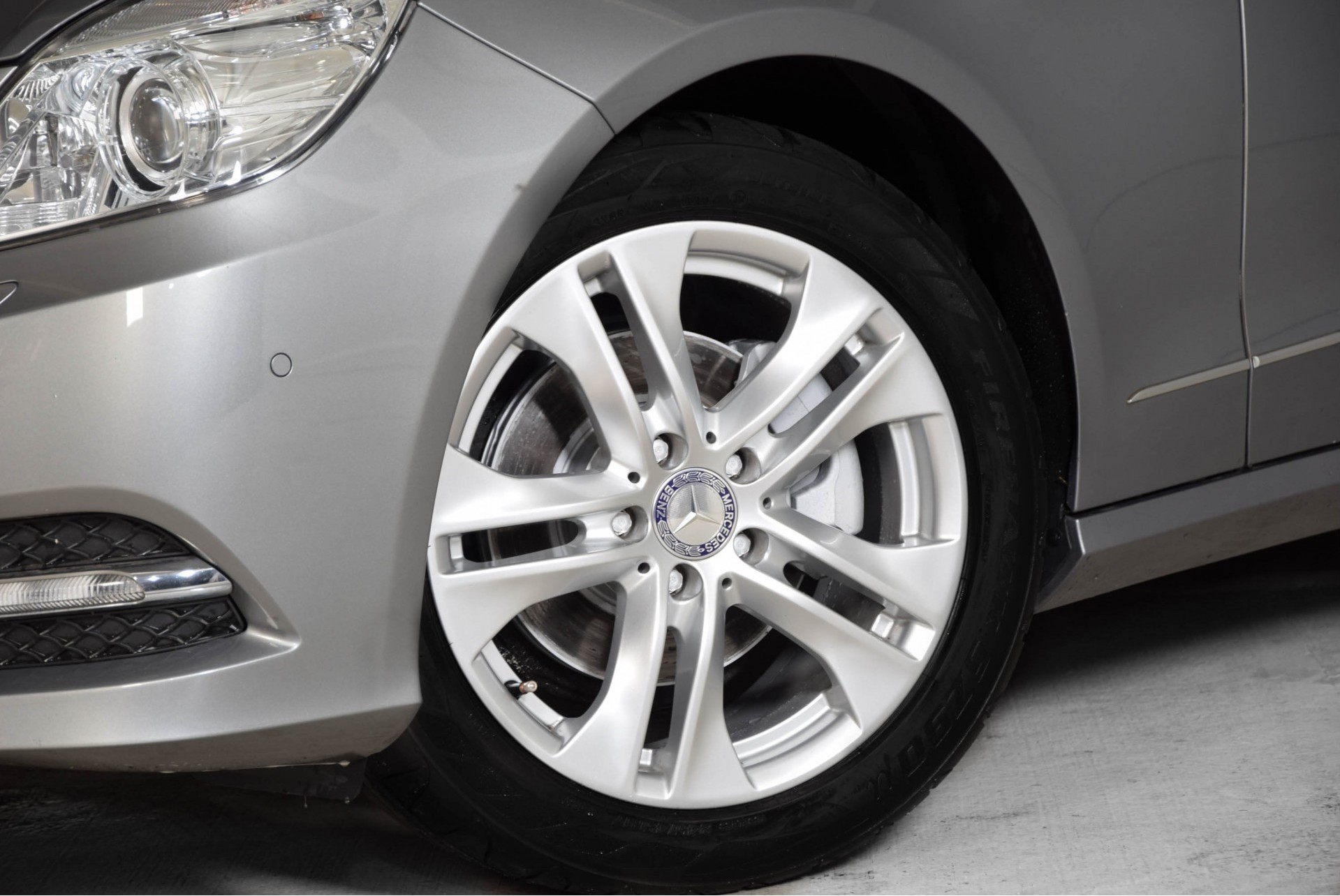Mercedes-Benz E-Klasse 200 CGI Avantgarde Navi/Parktronic/ILS/Verw-Stln Aut5 Foto 15