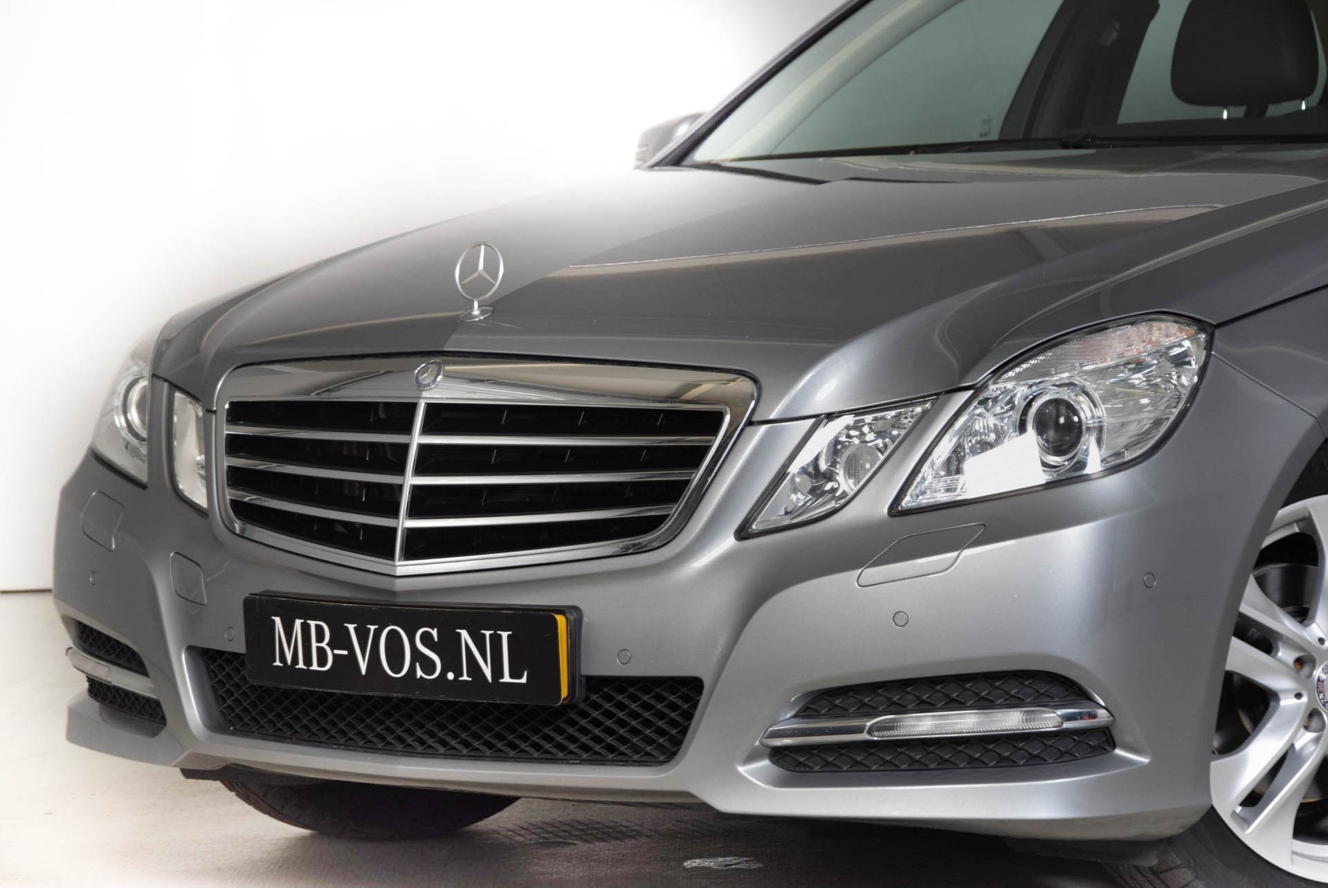 Mercedes-Benz E-Klasse 200 CGI Avantgarde Navi/Parktronic/ILS/Verw-Stln Aut5 Foto 16