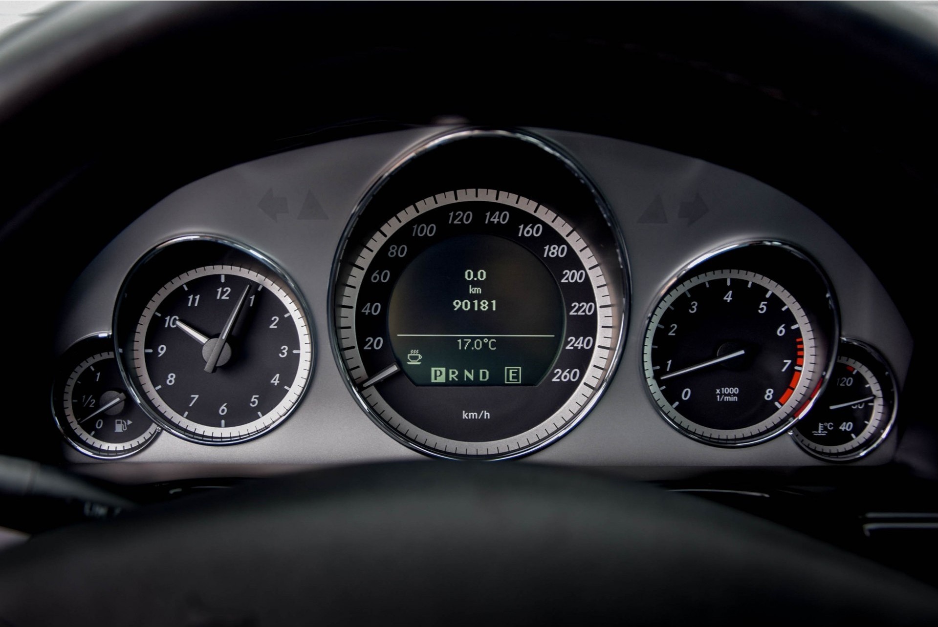 Mercedes-Benz E-Klasse 200 CGI Avantgarde Navi/Parktronic/ILS/Verw-Stln Aut5 Foto 7