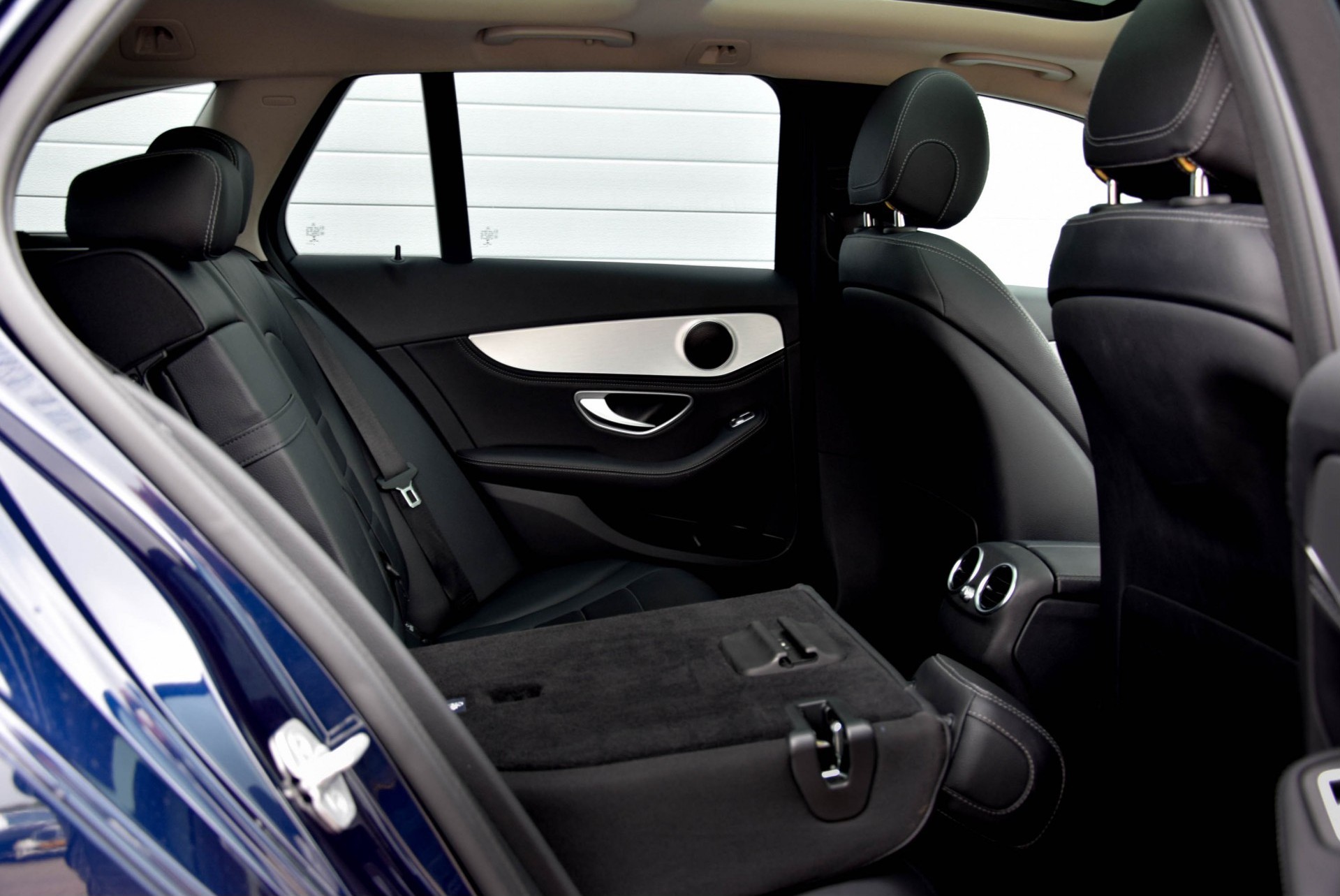 Mercedes-Benz C-Klasse Estate 180 Cdi Prestige AMG pakket/Leder/Pano/Camera/Stoelverwarming/LED/Hand.6 Foto 5