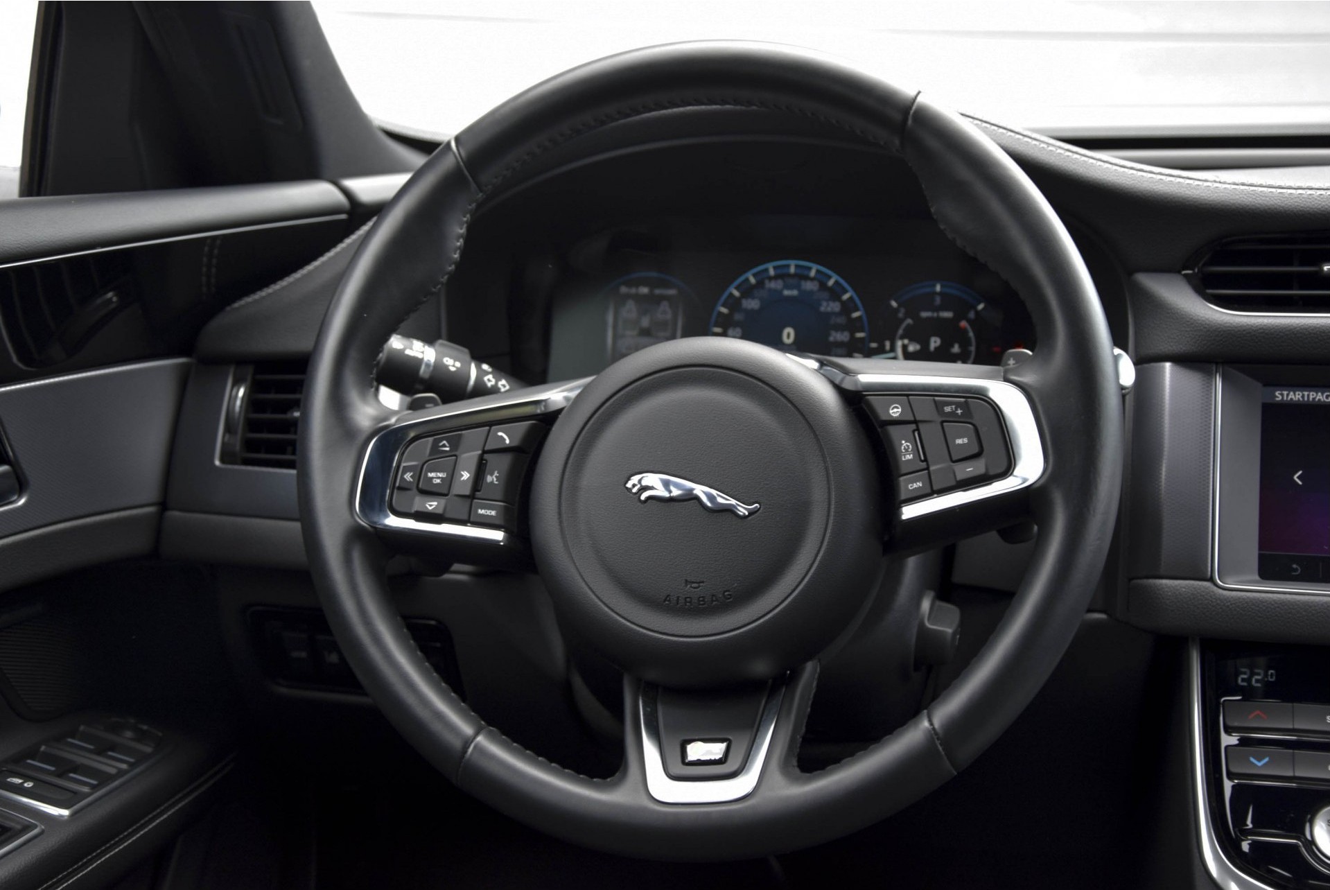 Jaguar XF 2.0D Portfolio R-sport/Black Edition/Xenon/Keyless-GO/Camera/Leder/20'' Aut8 Foto 14