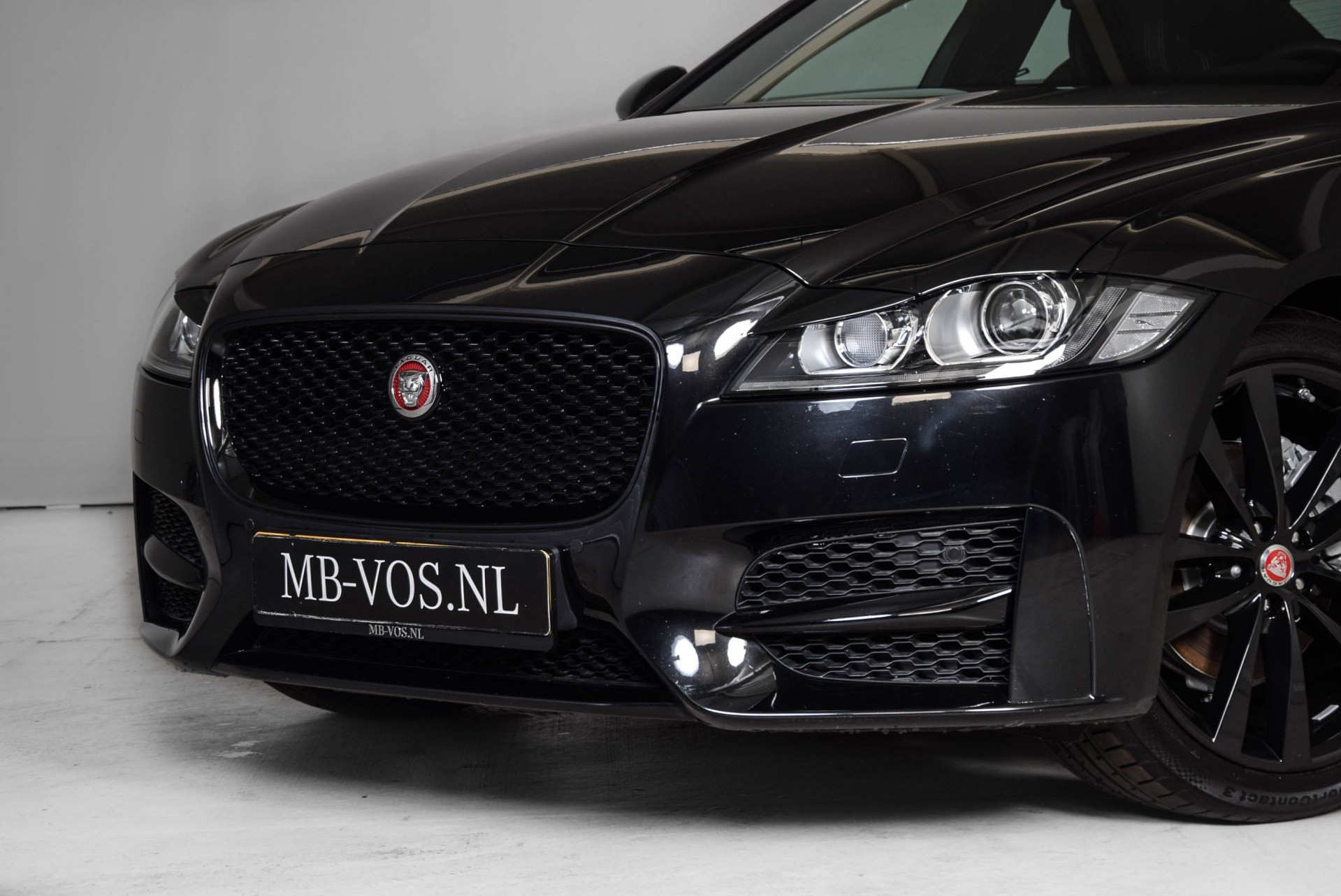 Jaguar XF 2.0D Portfolio R-sport/Black Edition/Xenon/Keyless-GO/Camera/Leder/20'' Aut8 Foto 18