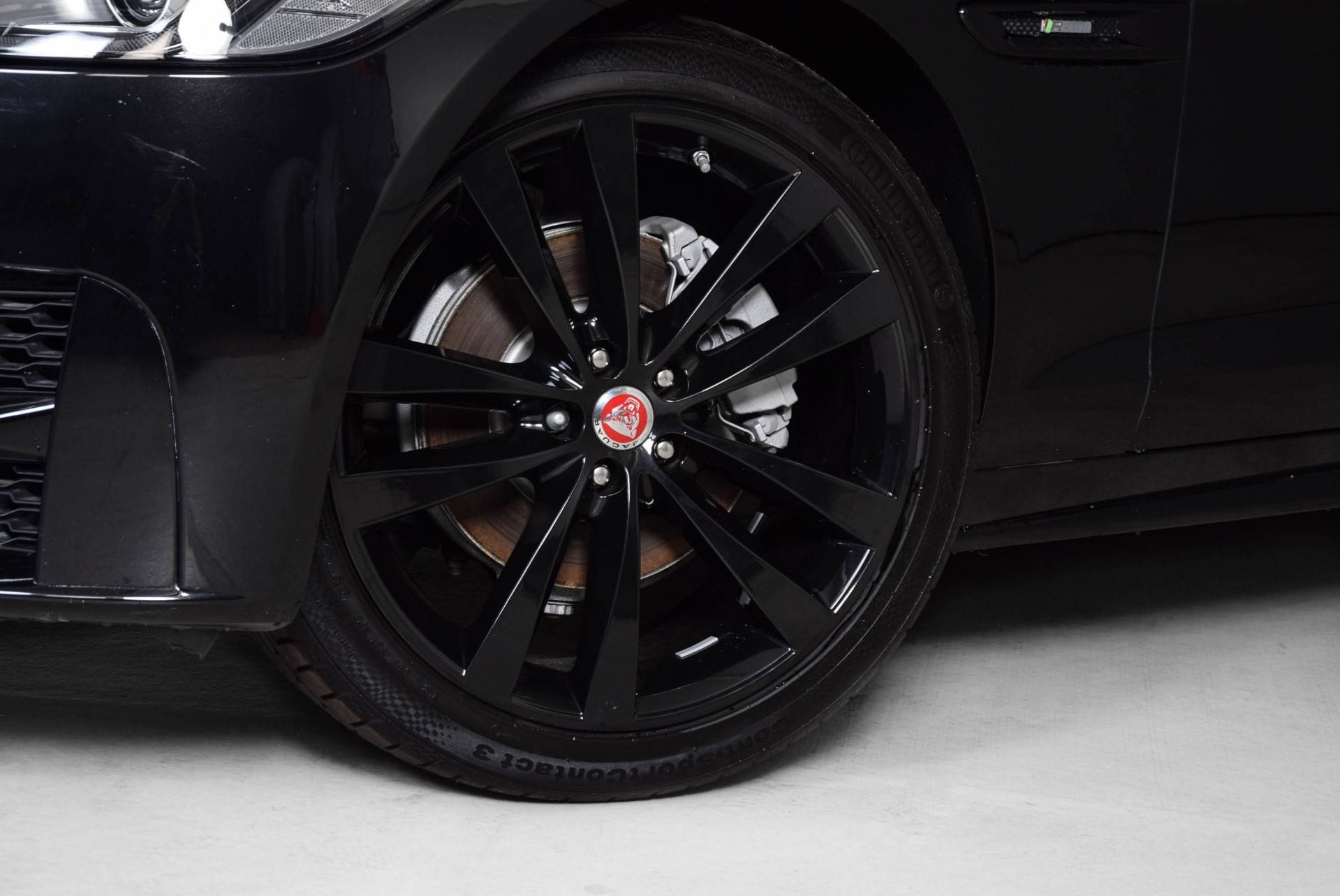 Jaguar XF 2.0D Portfolio R-sport/Black Edition/Xenon/Keyless-GO/Camera/Leder/20'' Aut8 Foto 19