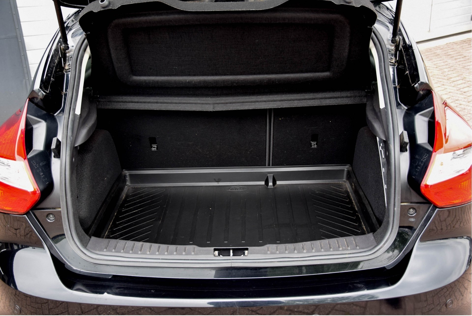 Ford Focus 1.6 Ecoboost Titanium 150PK/BusinessPack/17''/StoelV/Bleutooth/PDC 6bak Foto 12