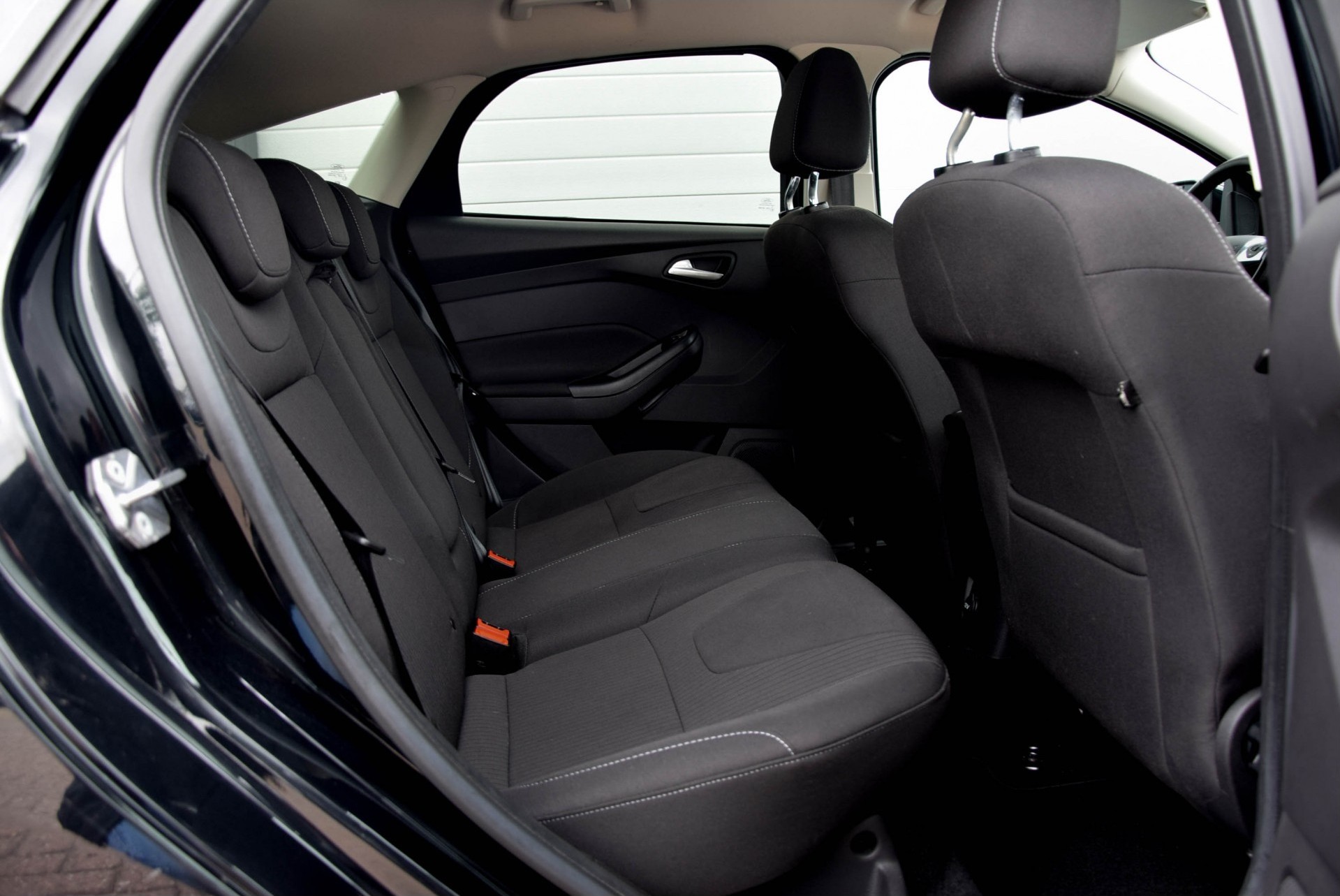 Ford Focus 1.6 Ecoboost Titanium 150PK/BusinessPack/17''/StoelV/Bleutooth/PDC 6bak Foto 4