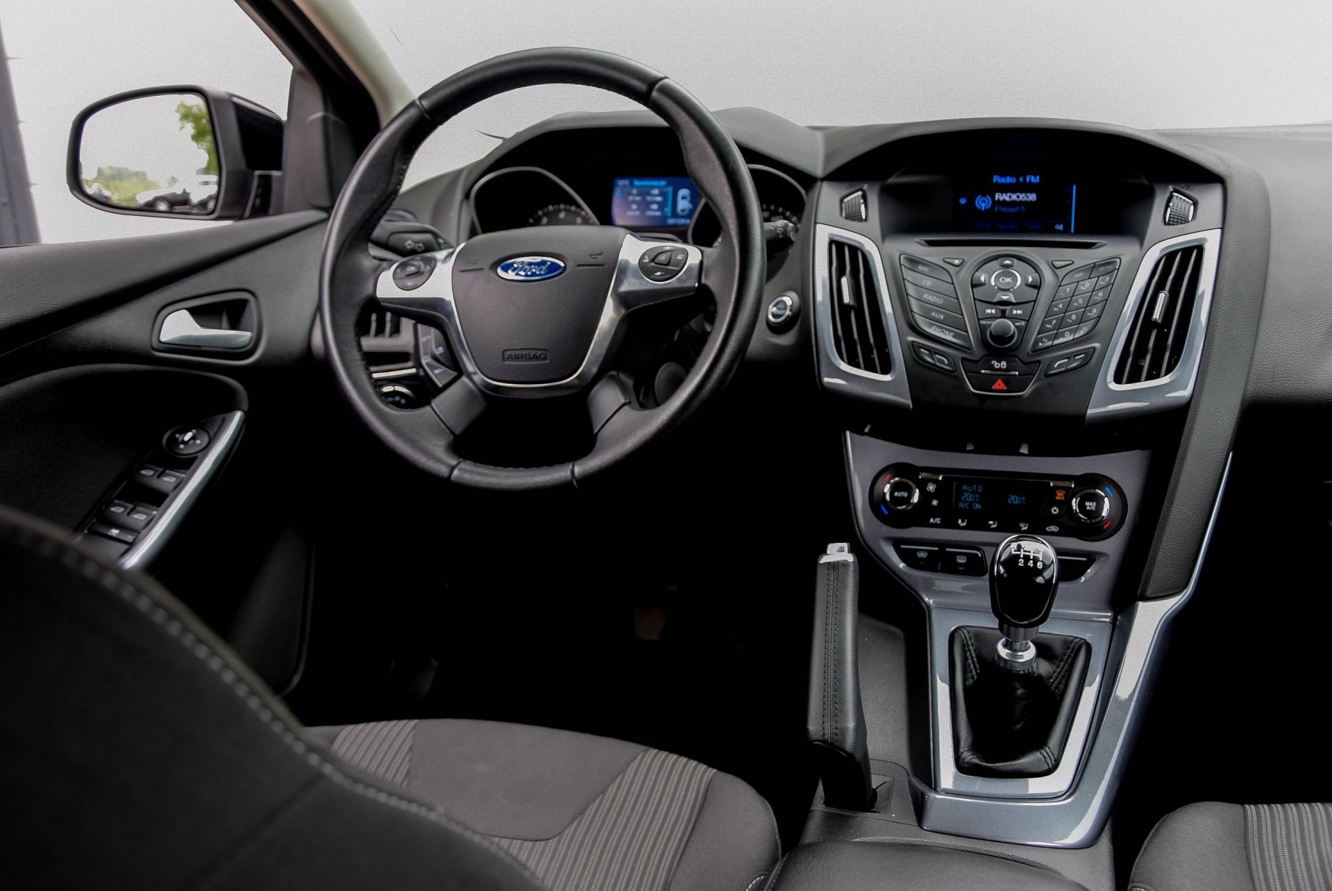 Ford Focus 1.6 Ecoboost Titanium 150PK/BusinessPack/17''/StoelV/Bleutooth/PDC 6bak Foto 6