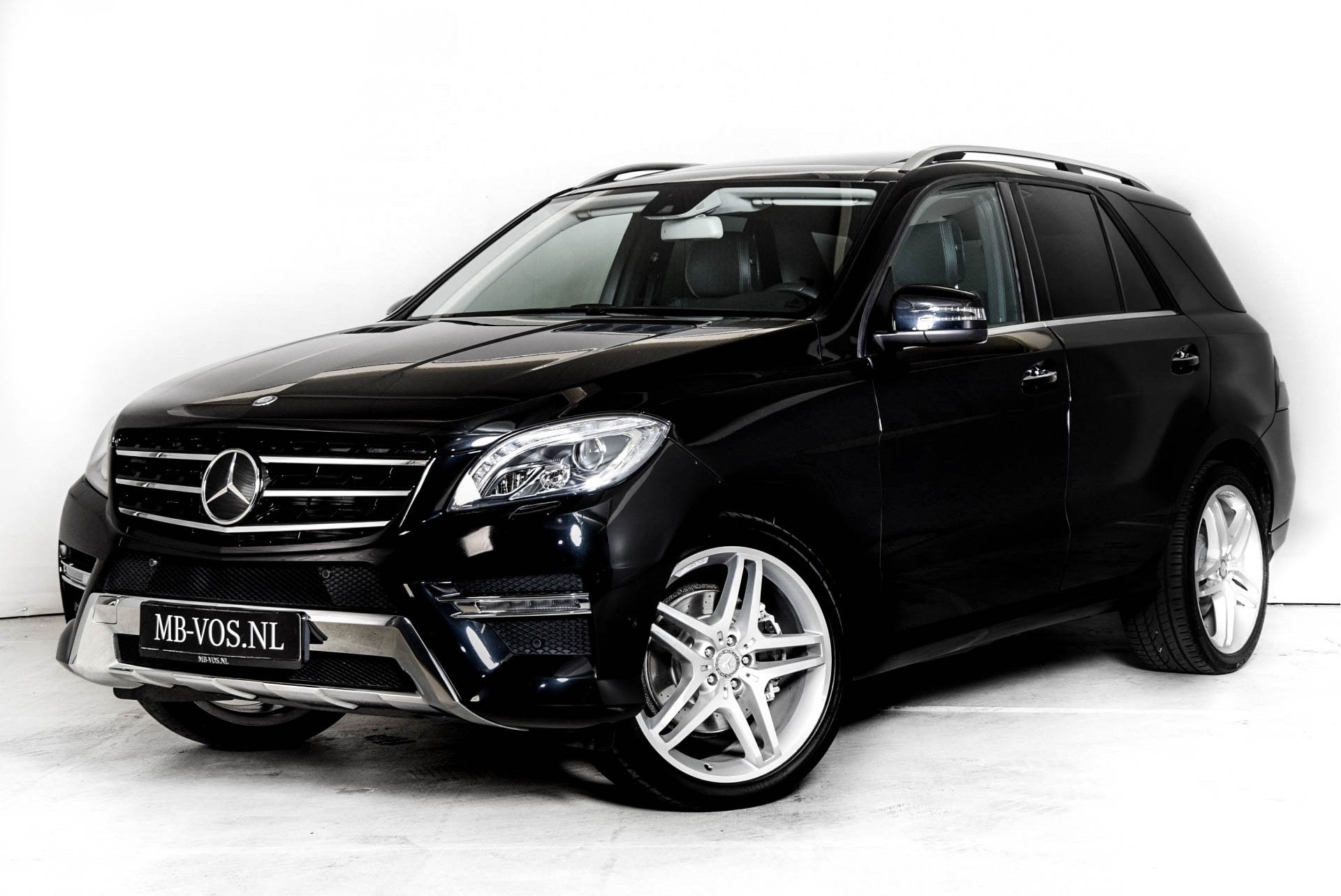 Mercedes-Benz M-Klasse 350 Bluetec 4-M AMG/Pano/Keyless/Distronic/DVD Aut7 Foto 1