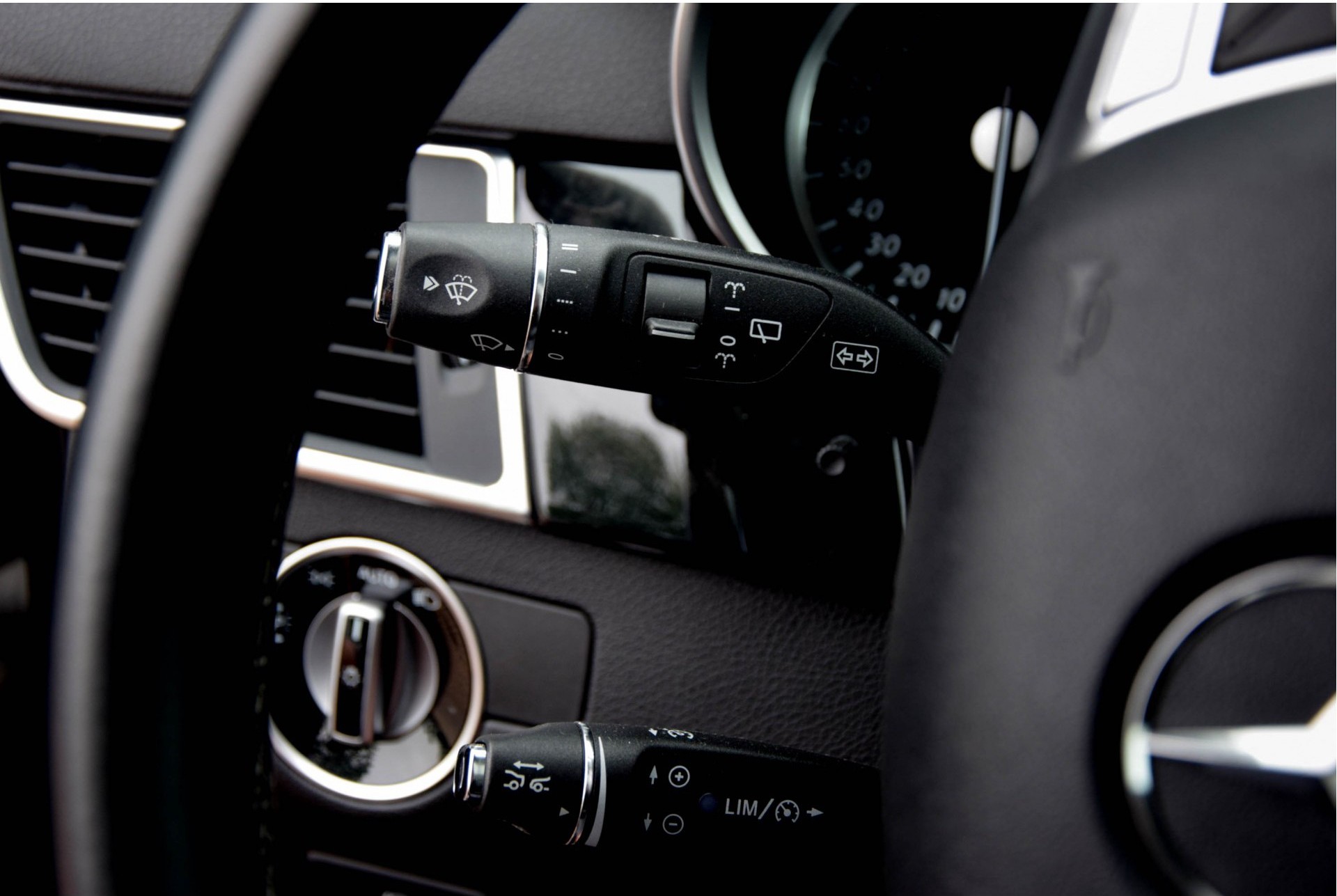 Mercedes-Benz M-Klasse 350 Bluetec 4-M AMG/Pano/Keyless/Distronic/DVD Aut7 Foto 12