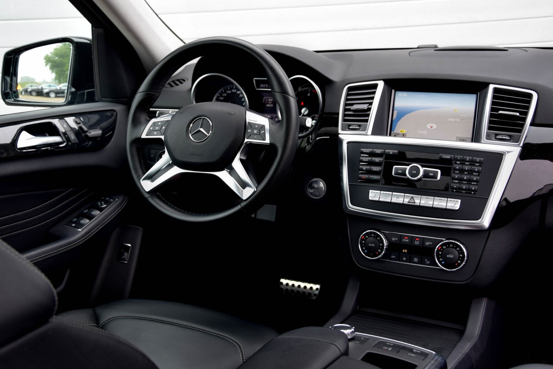 Mercedes-Benz M-Klasse 350 Bluetec 4-M AMG/Pano/Keyless/Distronic/DVD Aut7 Foto 6