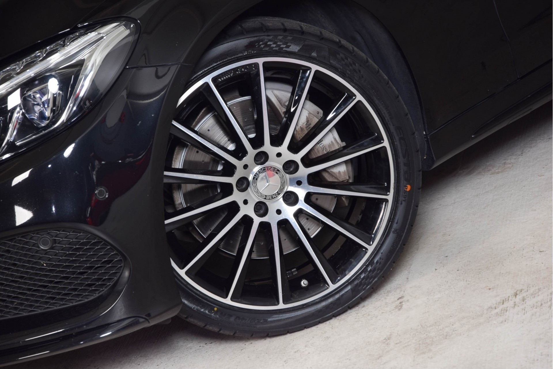 Mercedes-Benz C-Klasse 300 AMG Night/Luchtvering/Distronic/Burmester/Keyless/HUD/360//Keyless/19'' Aut7 Foto 19