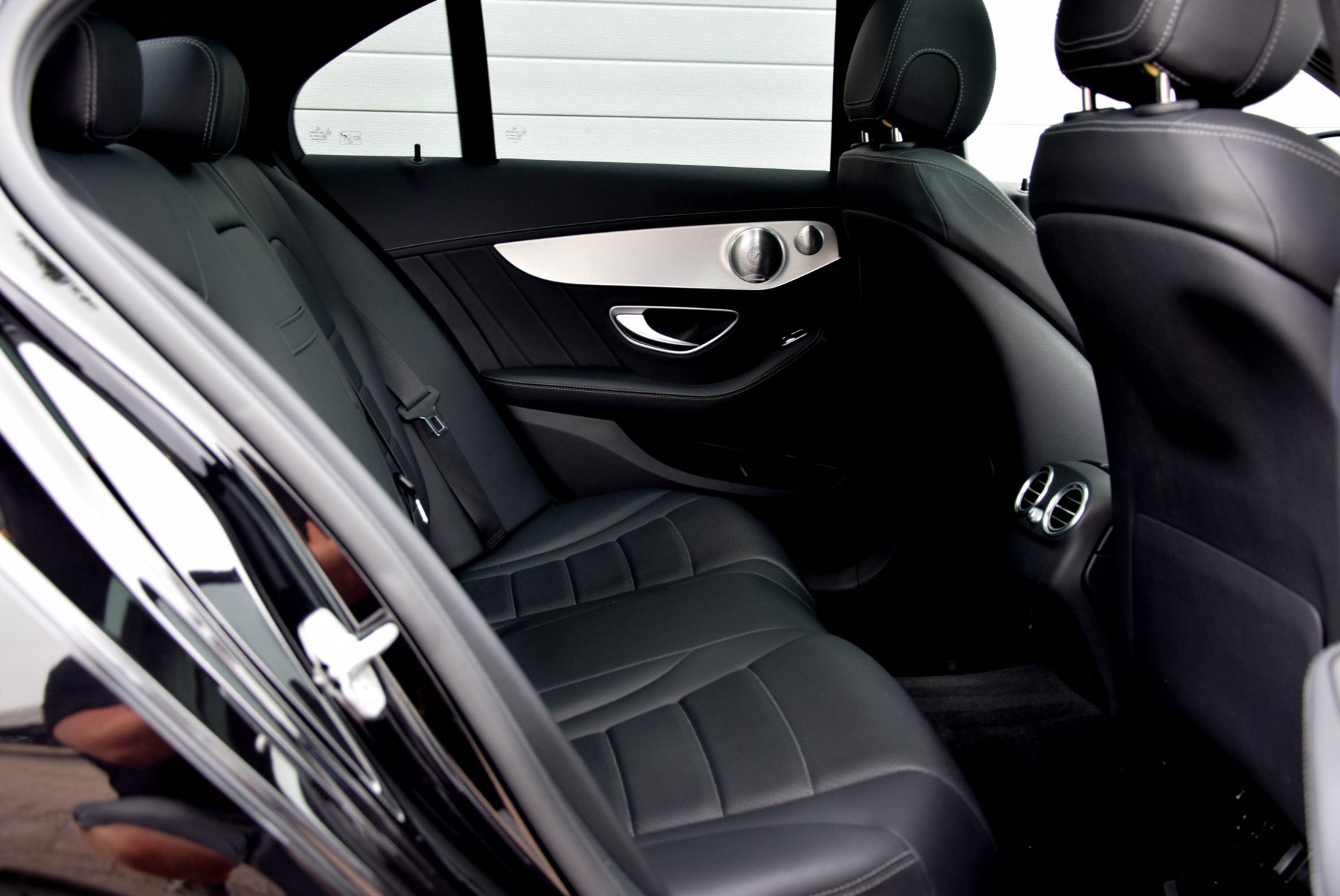 Mercedes-Benz C-Klasse 300 AMG Night/Luchtvering/Distronic/Burmester/Keyless/HUD/360//Keyless/19'' Aut7 Foto 4