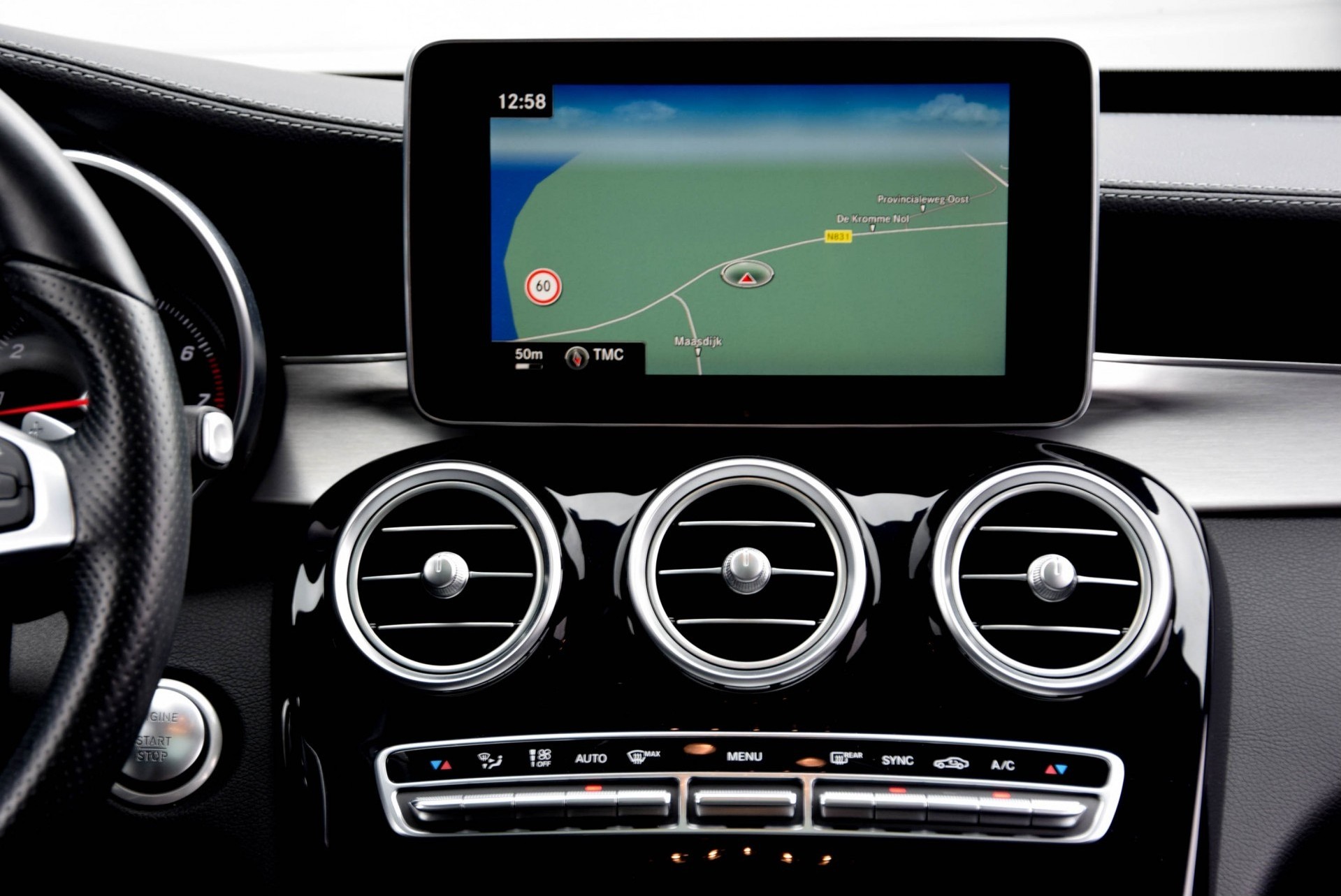 Mercedes-Benz C-Klasse 300 AMG Night/Luchtvering/Distronic/Burmester/Keyless/HUD/360//Keyless/19'' Aut7 Foto 8