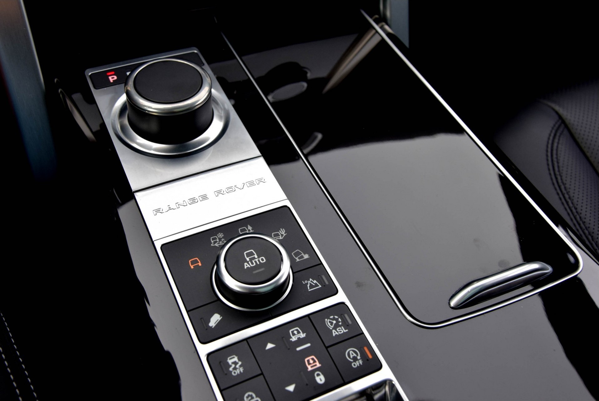 Land Rover Range Rover 3.0 TDV6 AUTOBIOGRAPHY LWB BlackDesign/Camera/TV/Panodak/LED Aut8 Foto 13