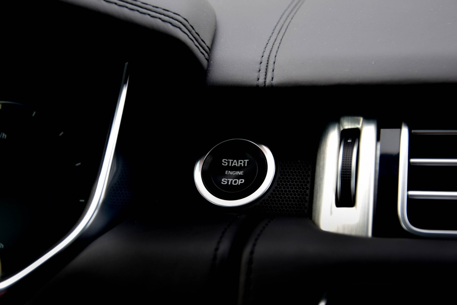 Land Rover Range Rover 3.0 TDV6 AUTOBIOGRAPHY LWB BlackDesign/Camera/TV/Panodak/LED Aut8 Foto 14