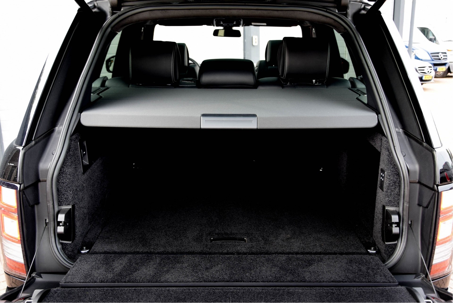 Land Rover Range Rover 3.0 TDV6 AUTOBIOGRAPHY LWB BlackDesign/Camera/TV/Panodak/LED Aut8 Foto 16